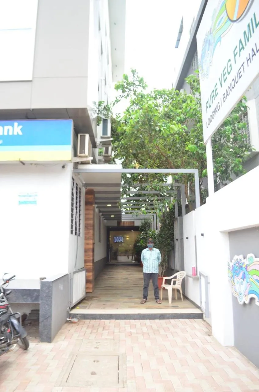 Facade/entrance in Hotel O2 Sangli