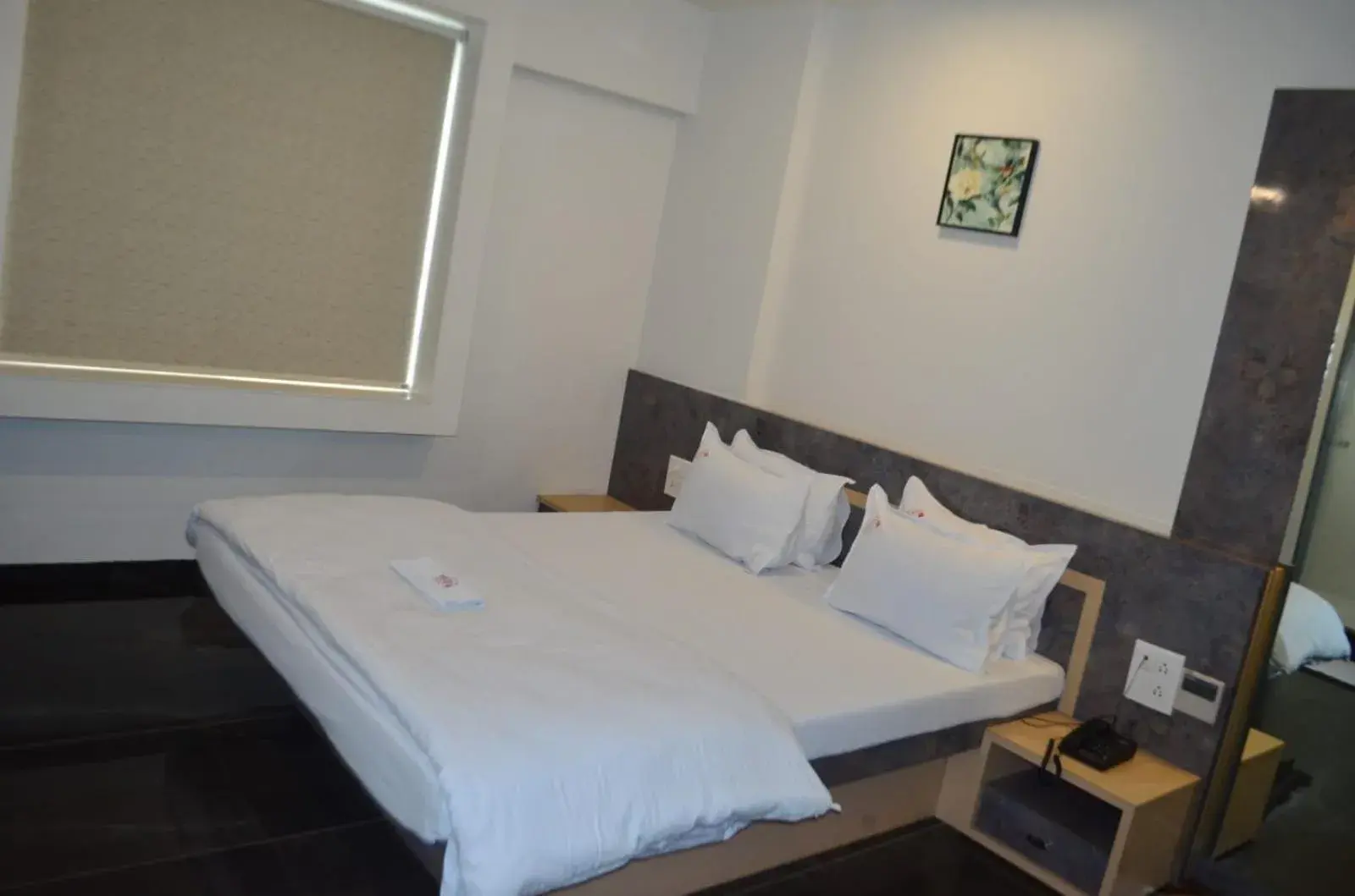 Bed in Hotel O2 Sangli Bed in Hotel O2 Sangli