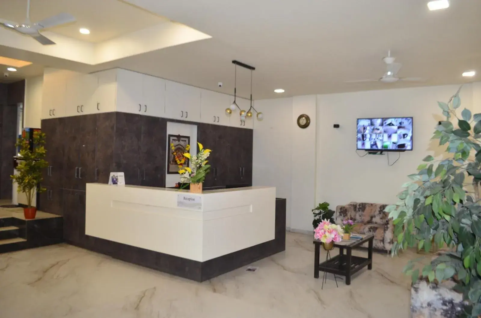 Lobby or reception in Hotel O2 Sangli Lobby or reception in Hotel O2 Sangli