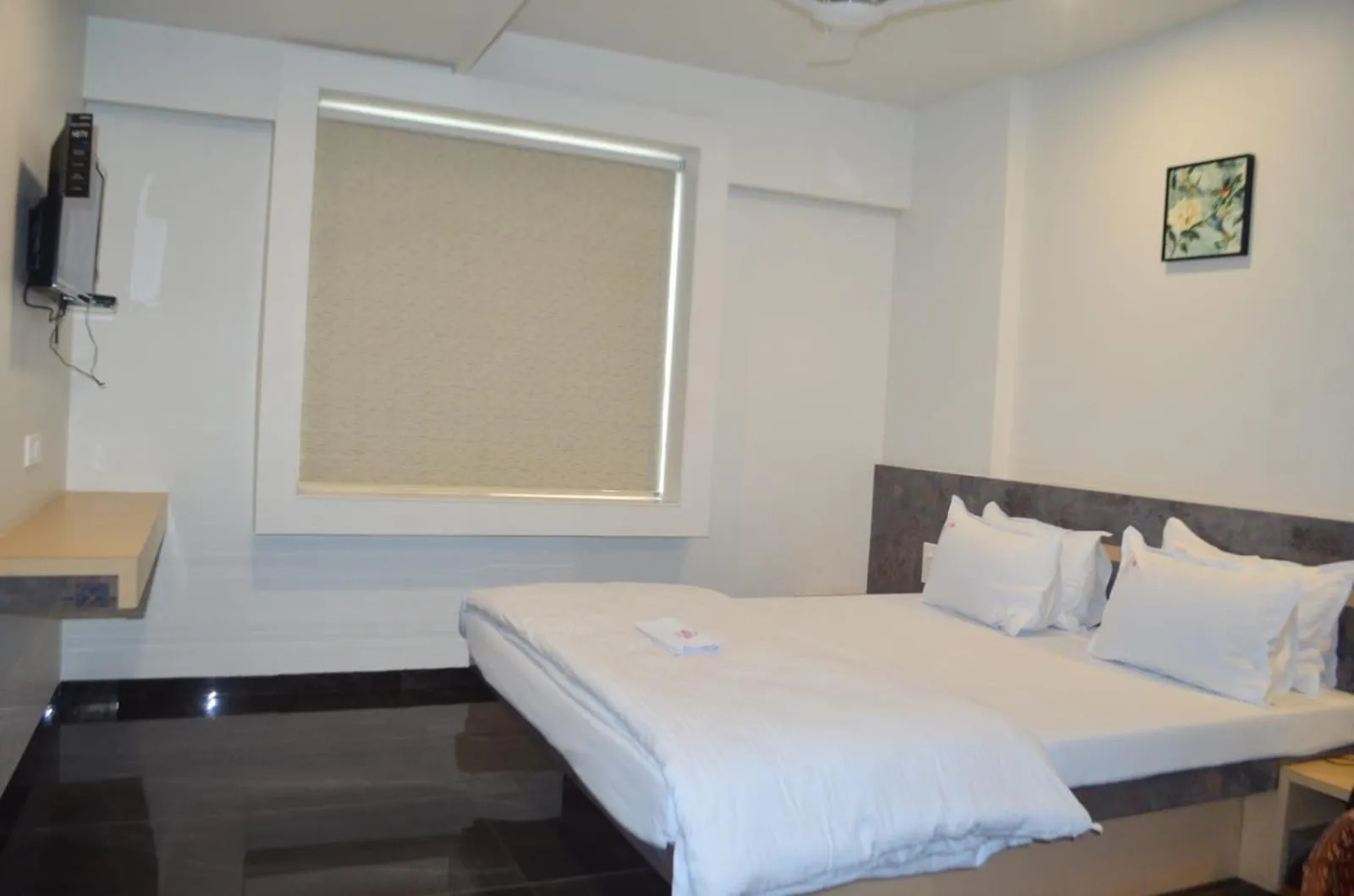 Bed in Hotel O2 Sangli