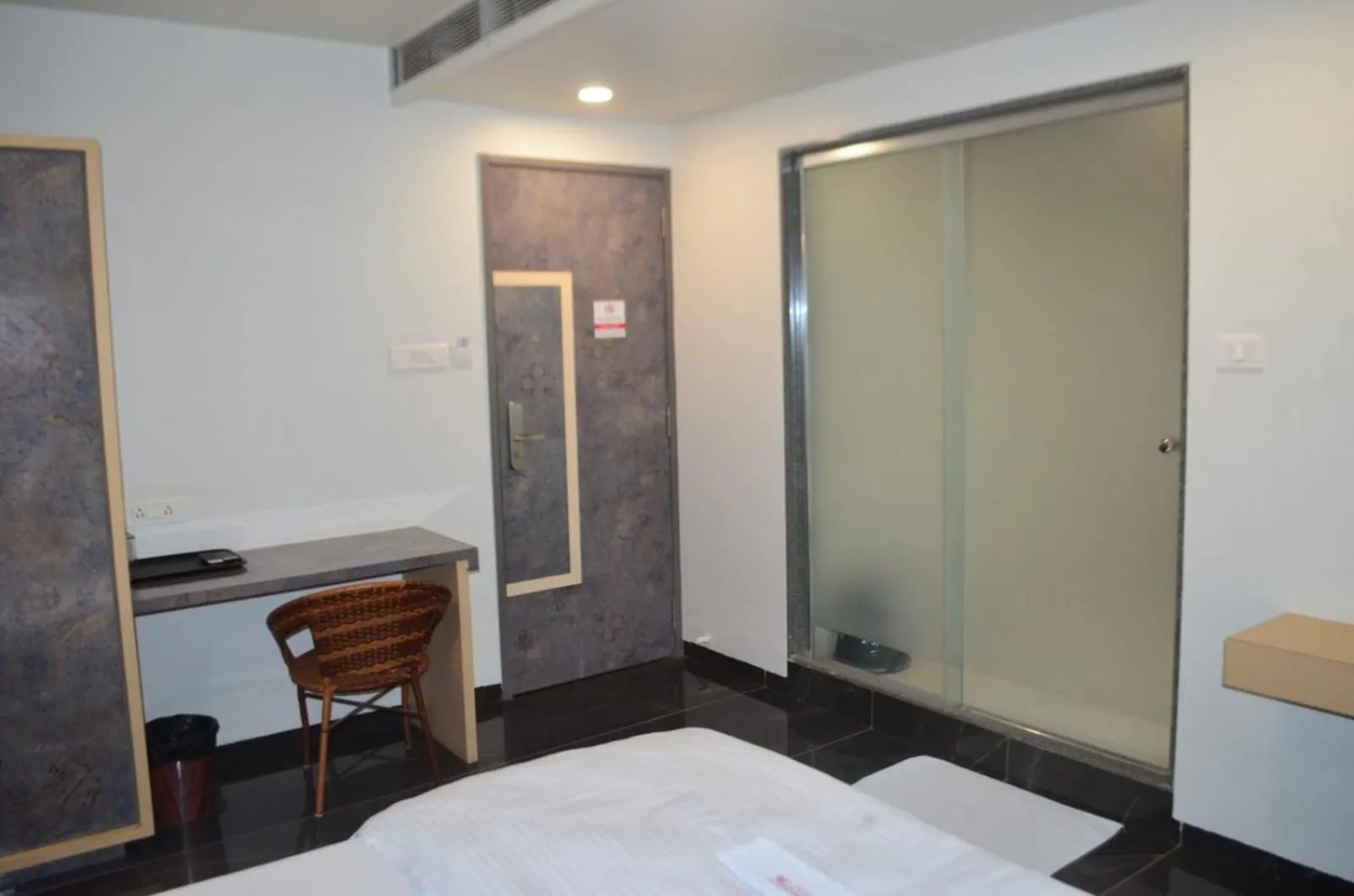 View (from property/room), Bed in Hotel O2 Sangli