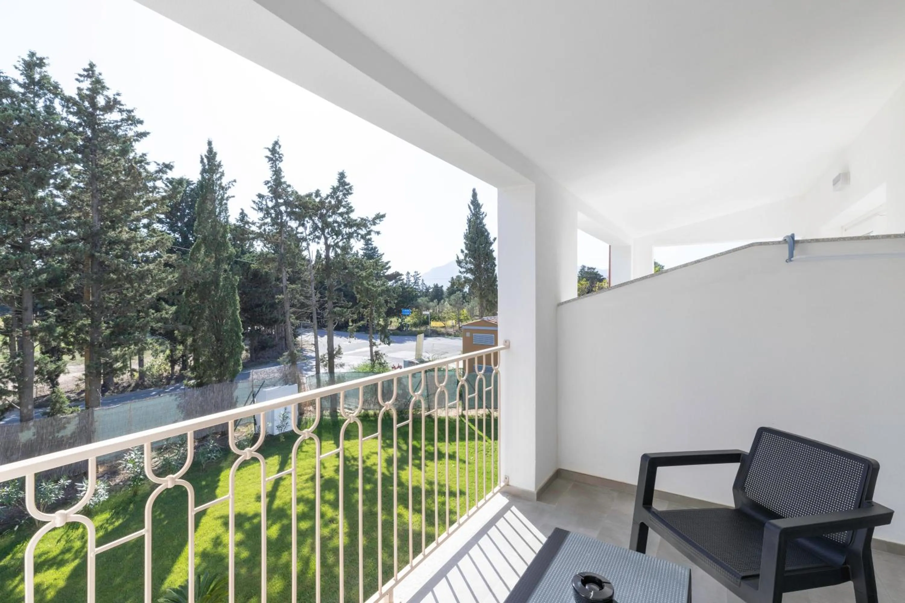 Garden in Hotel S'arena Beach