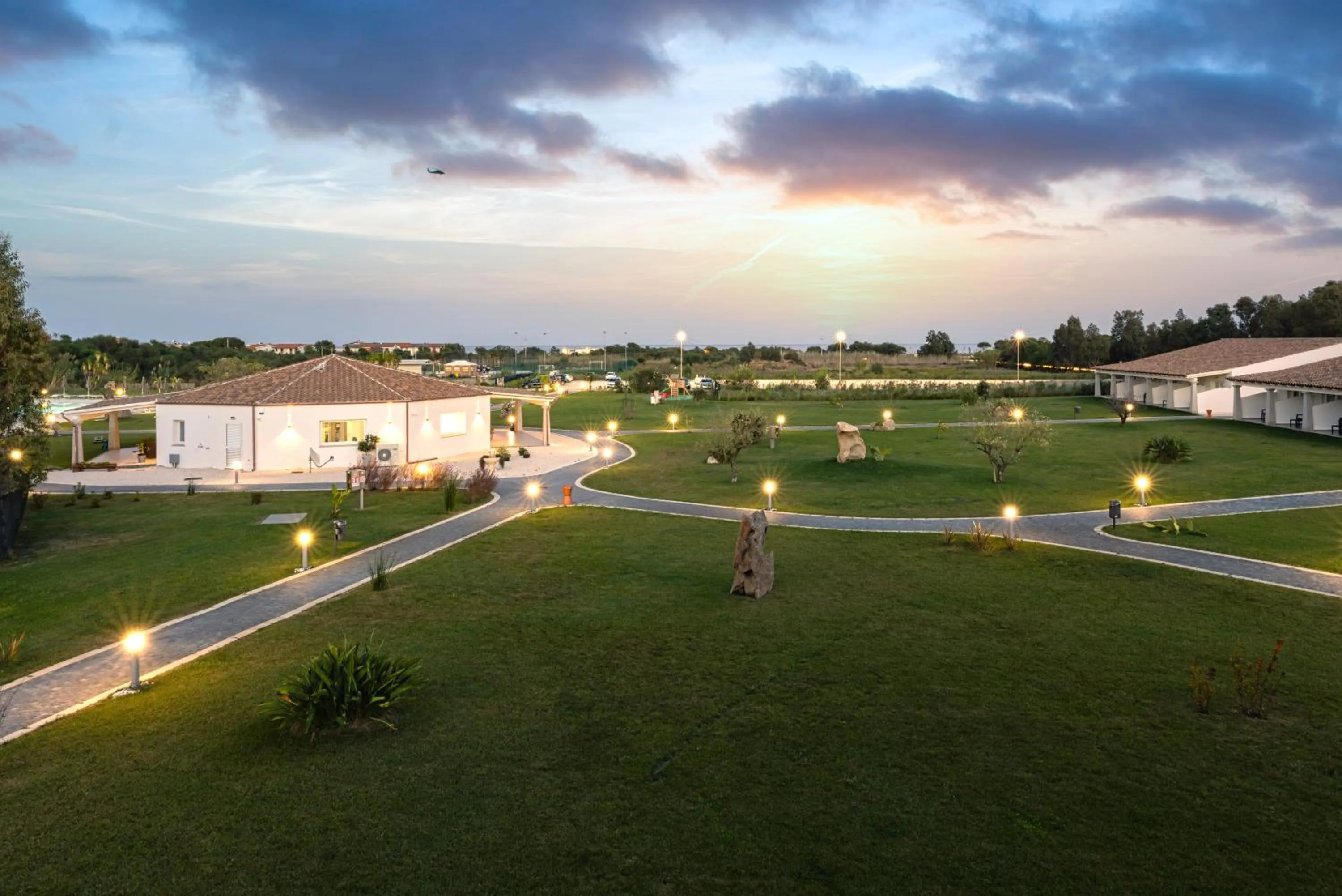 Garden in Hotel S'arena Beach