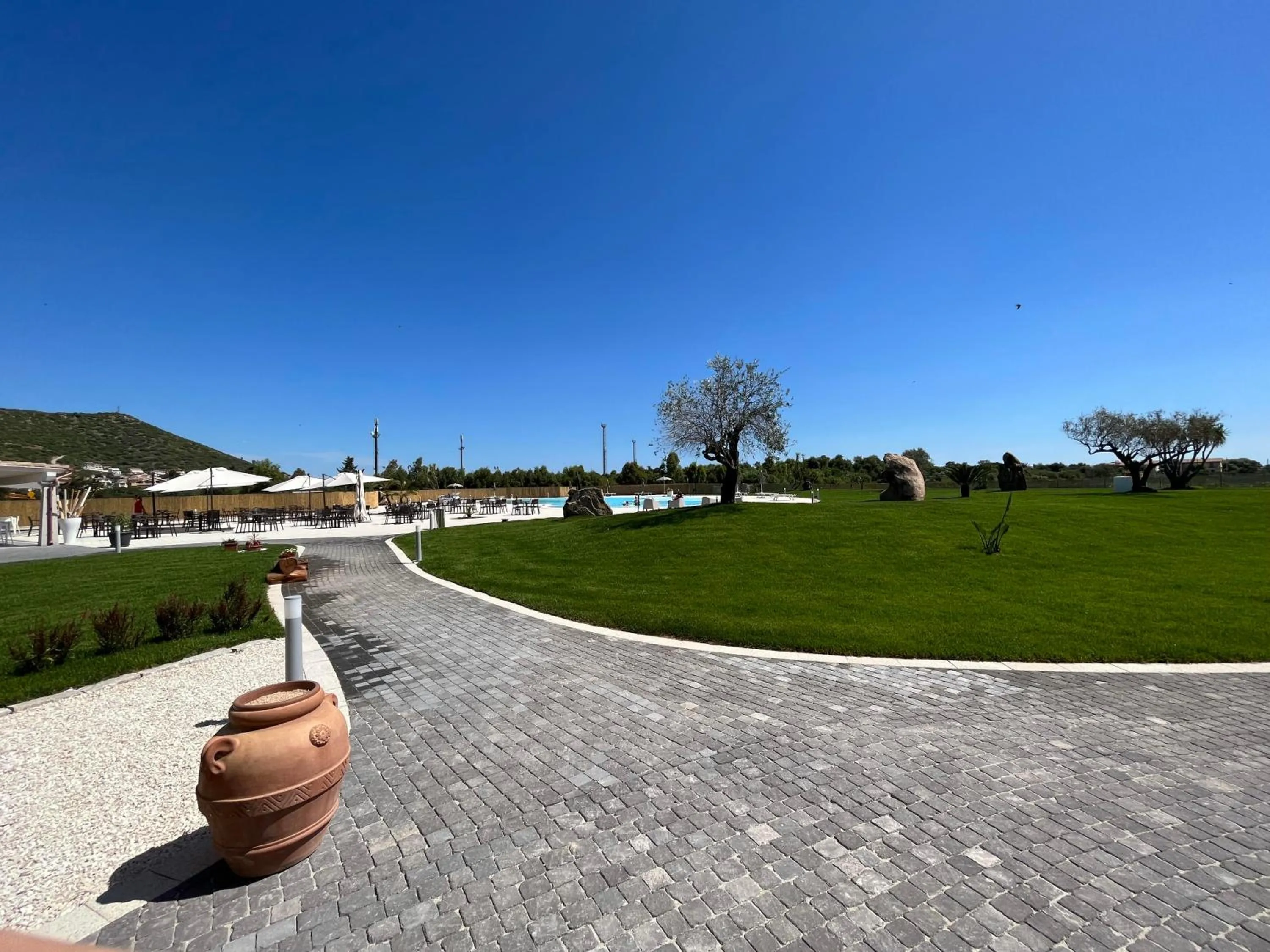 Garden in Hotel S'arena Beach