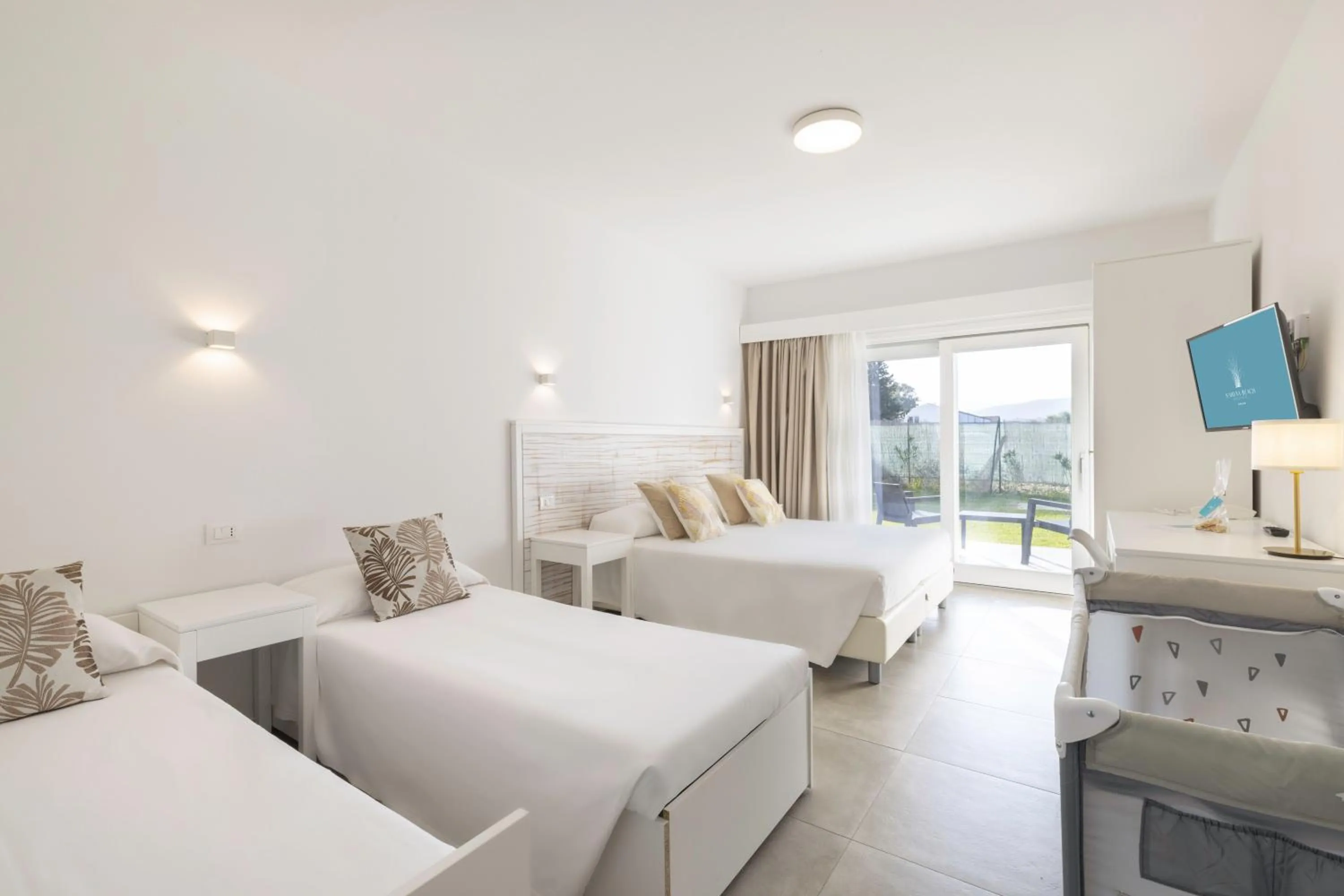 Patio in Hotel S'arena Beach