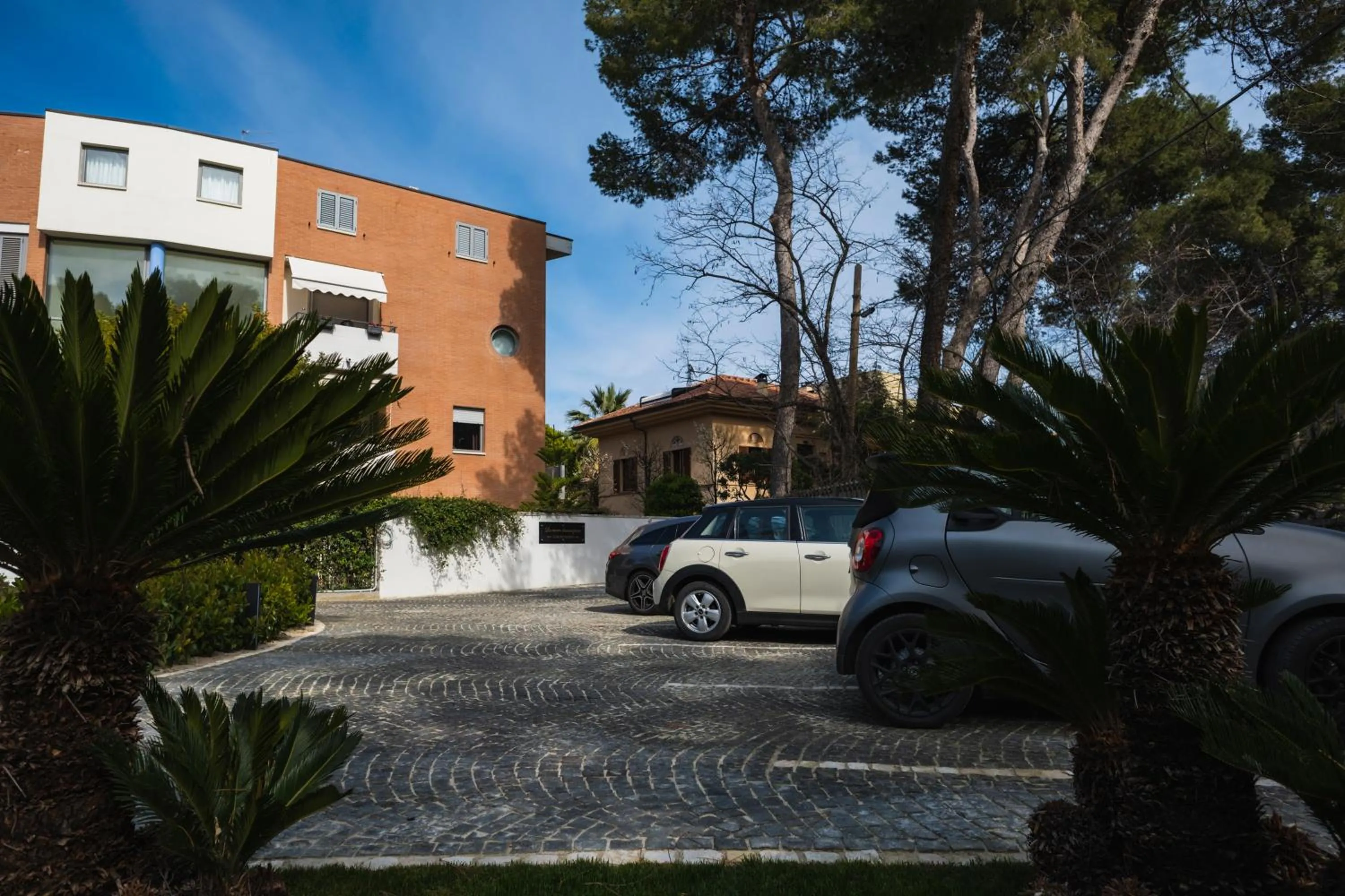 Parking in Luxury B&B La Riserva Dannunziana