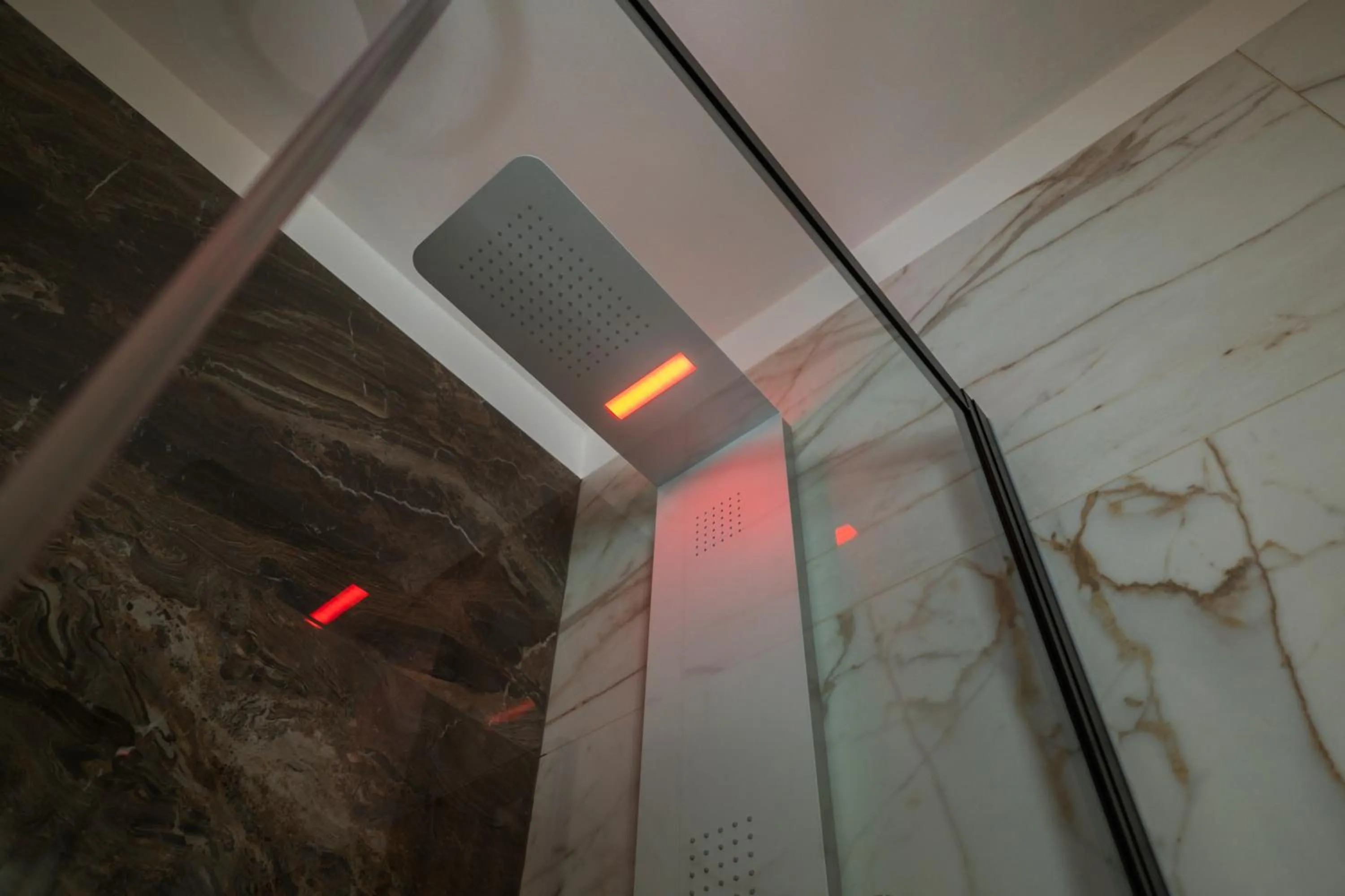 Shower in Luxury B&B La Riserva Dannunziana