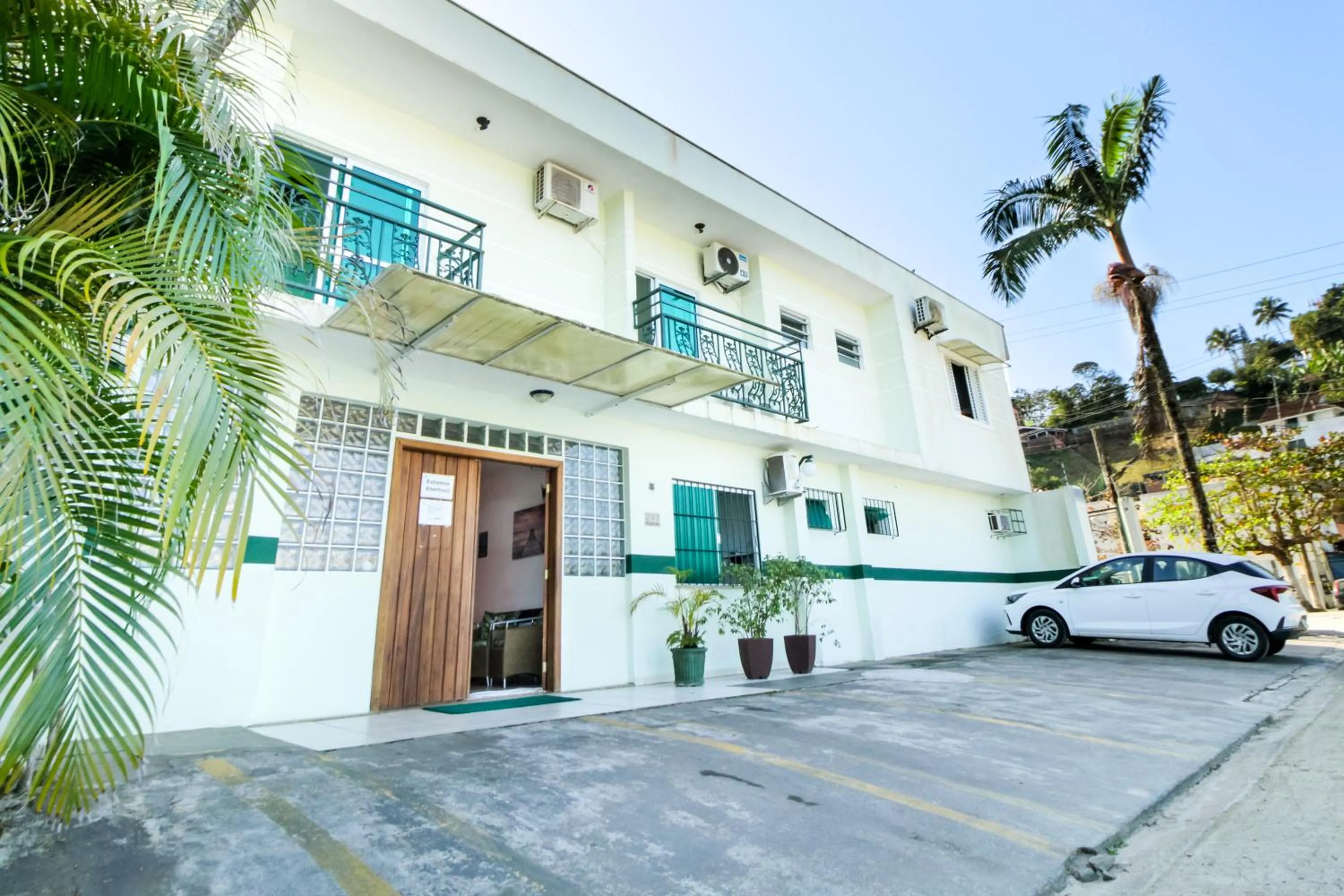 Property building in VELINN Pousada Entre Praias