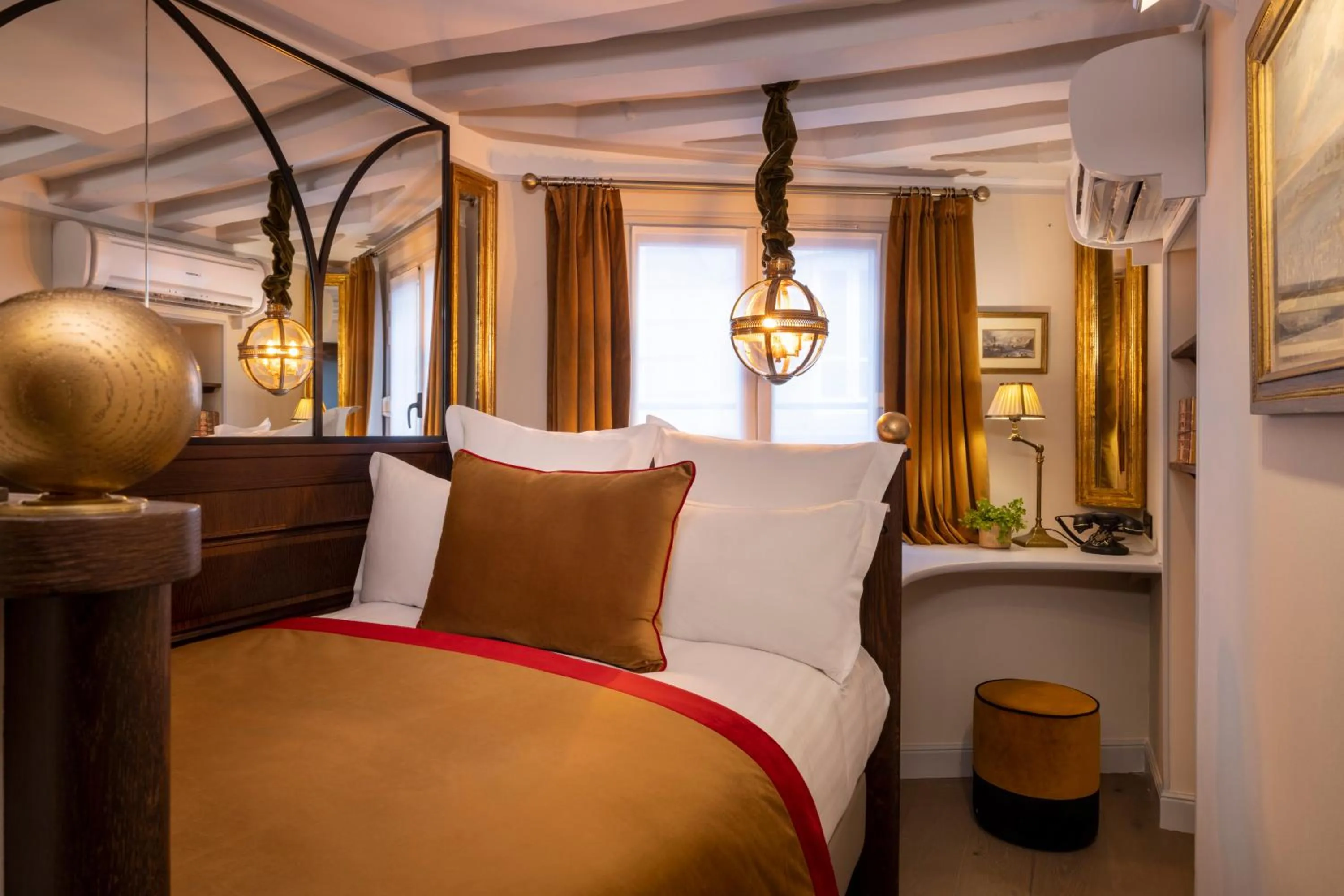 Bedroom, Bed in Maison Cardinal Furstemberg