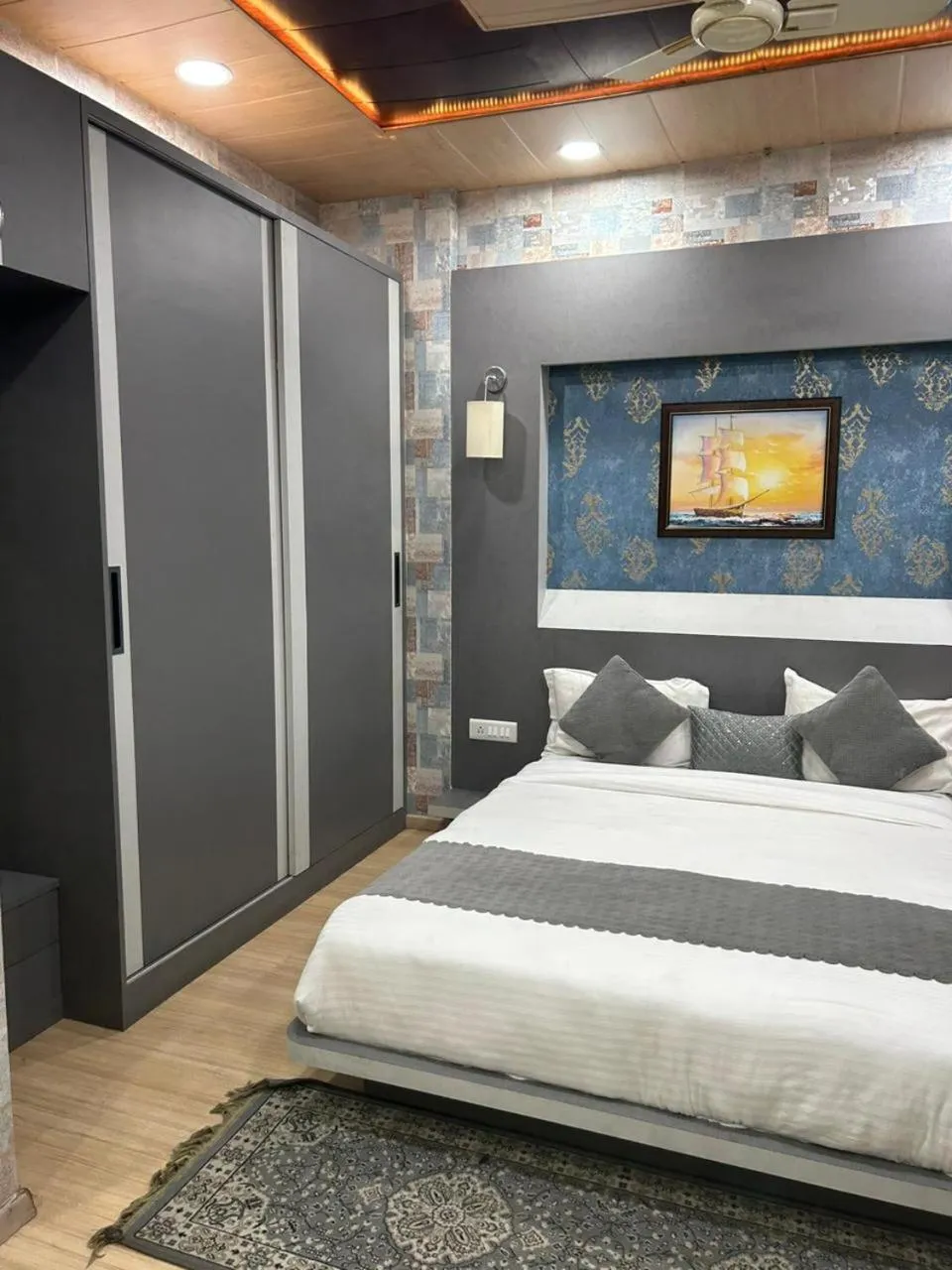 Bed in The Origin Suites DLF MY PAD