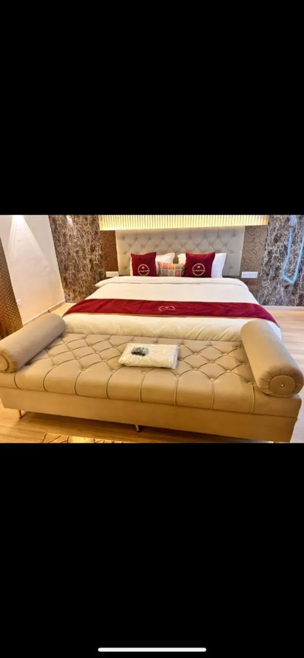 Bed in The Origin Suites DLF MY PAD