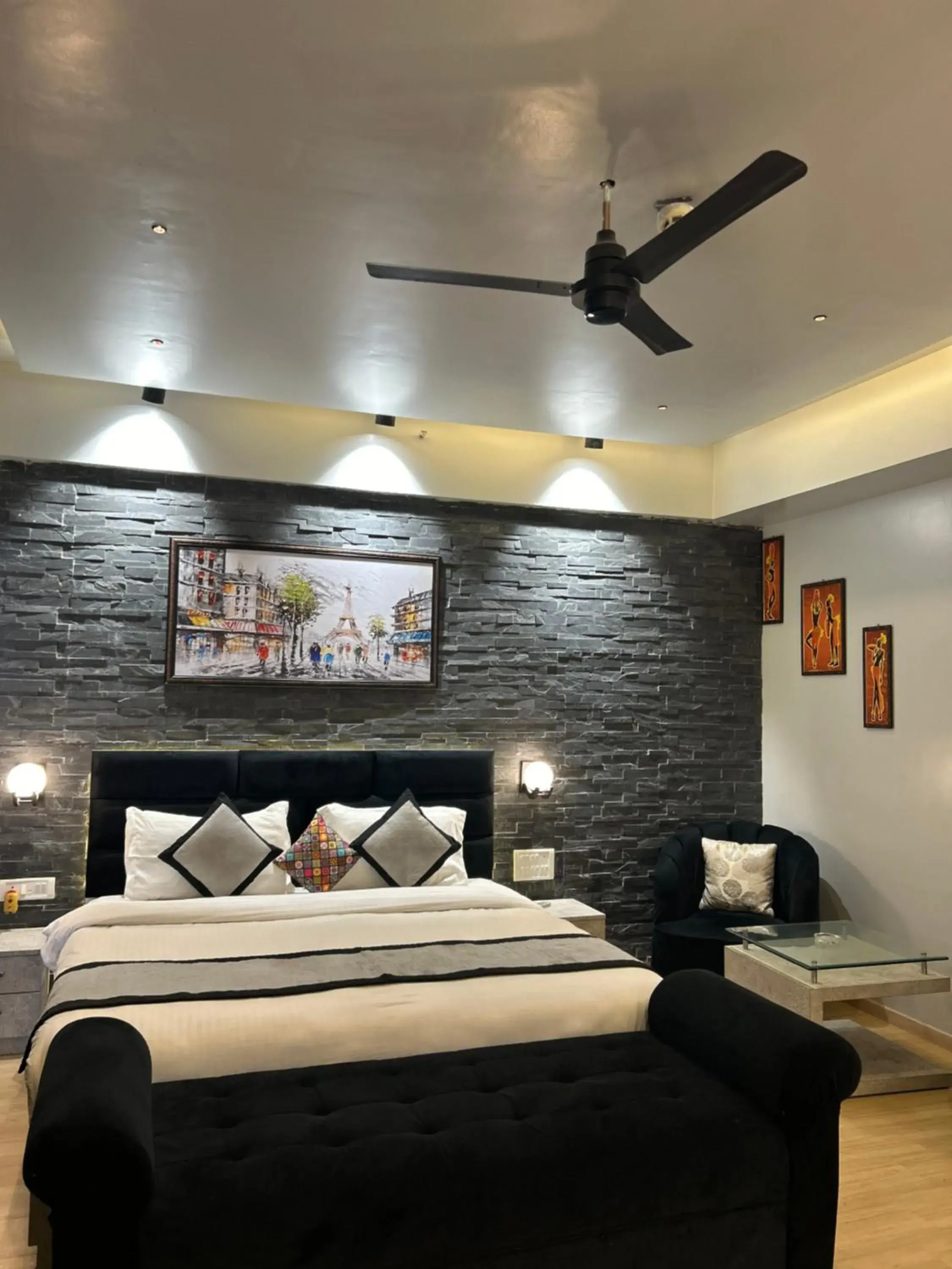 Bed in The Origin Suites DLF MY PAD Bed in The Origin Suites DLF MY PAD