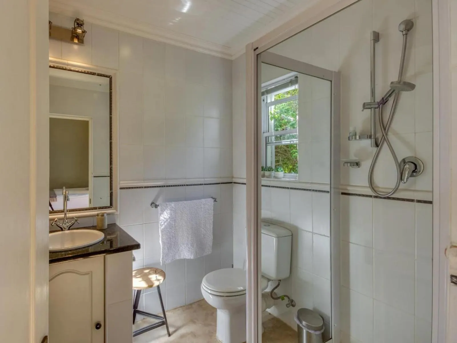 Bathroom in Explorer Guesthouse