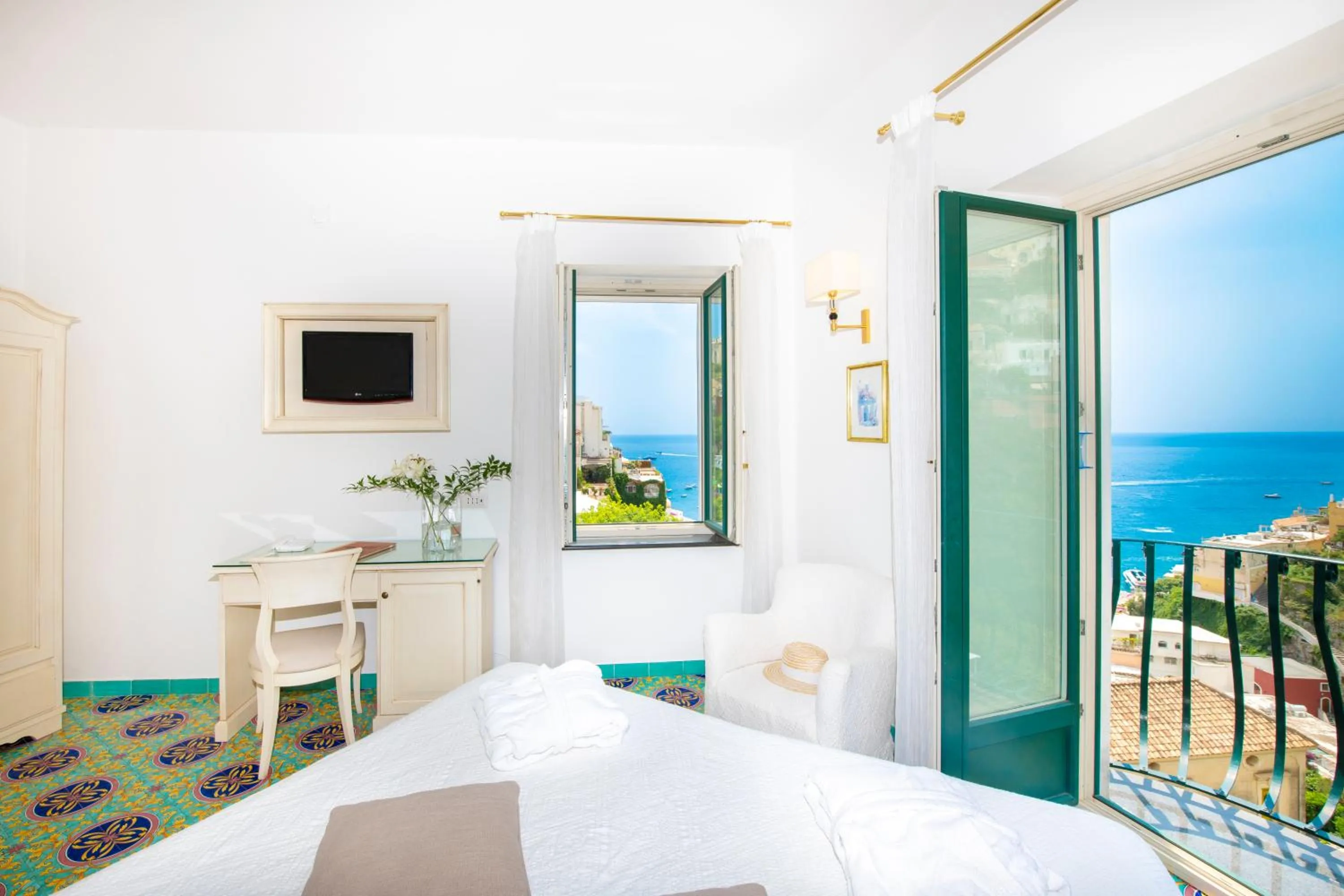 Photo of the whole room, Bed in Hotel Savoia