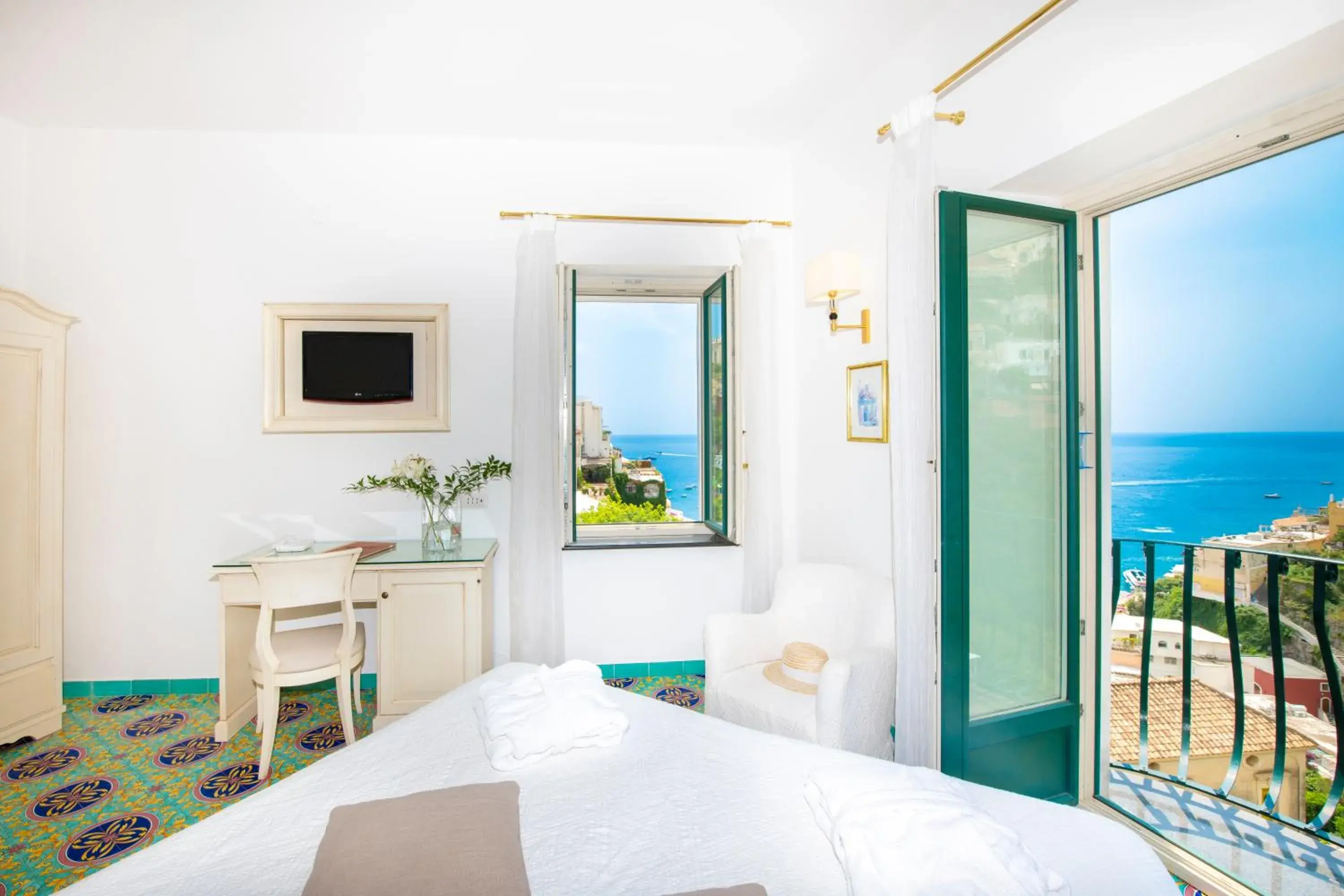 Photo of the whole room, Bed in Hotel Savoia Photo of the whole room, Bed in Hotel Savoia