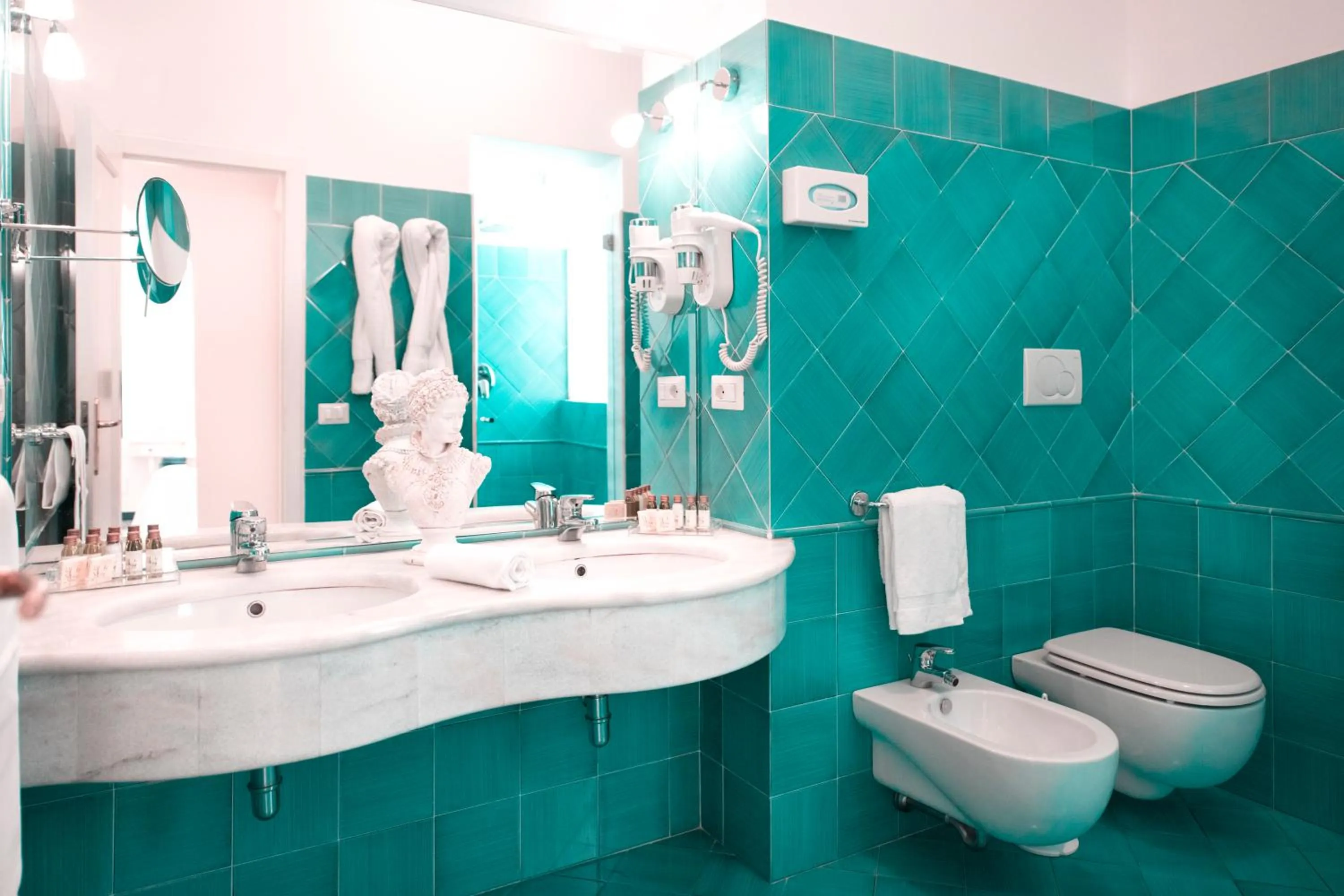 Bathroom in Hotel Savoia