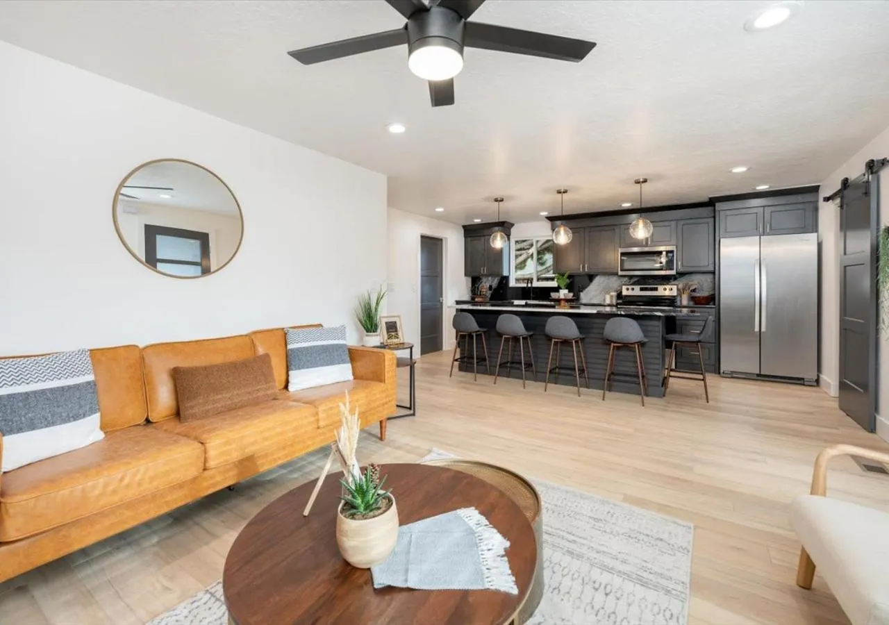 Mid Century Modern Boise-River Bungalow w/ Hot Tub