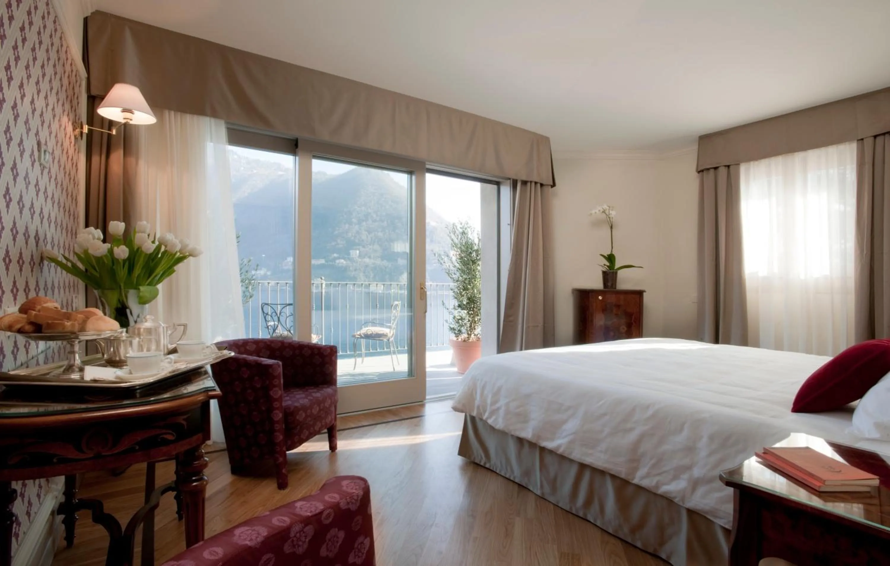 View (from property/room), Bed in Hotel Villa Flori