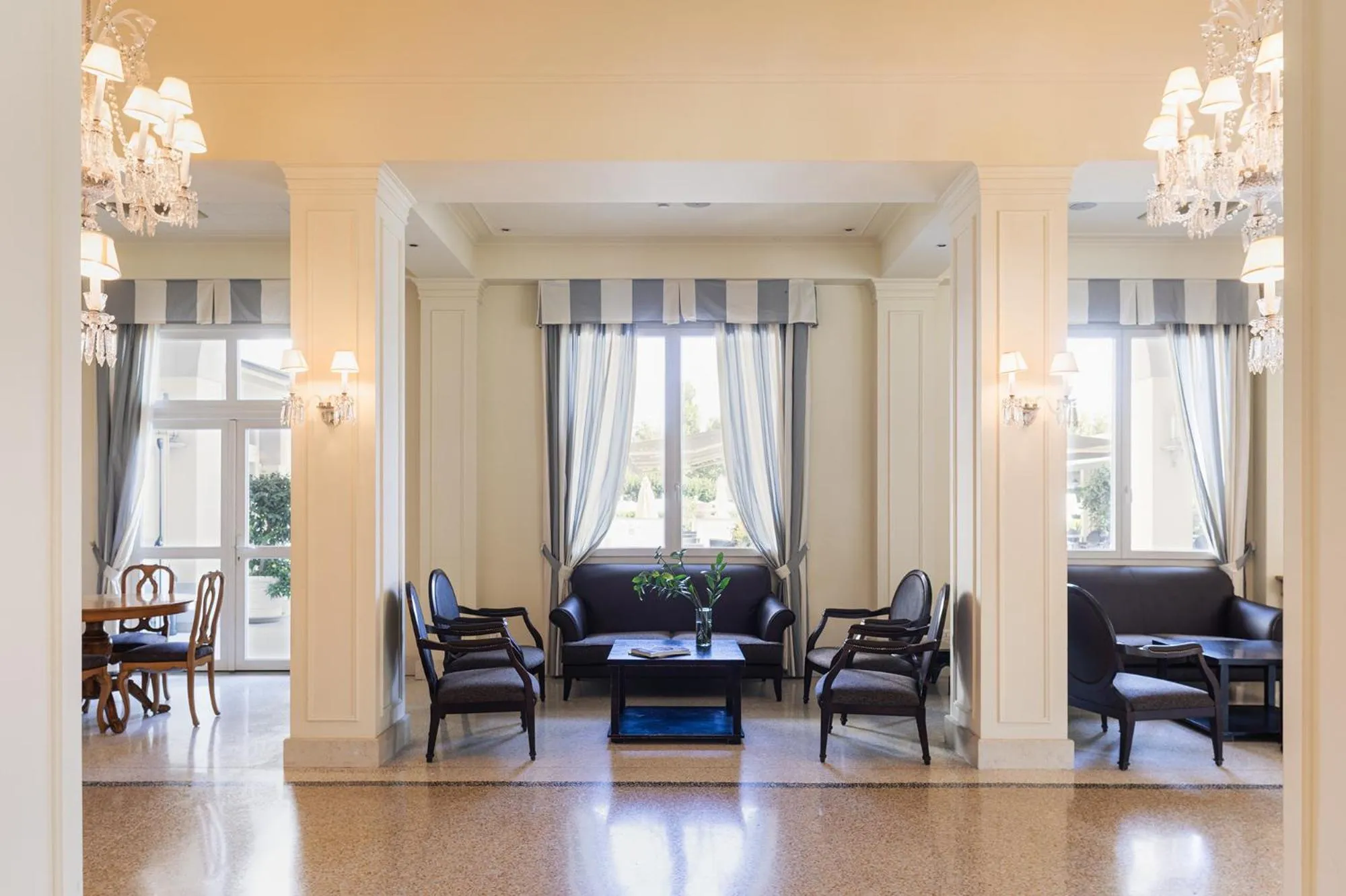 Lobby or reception in Savoia Hotel Regency