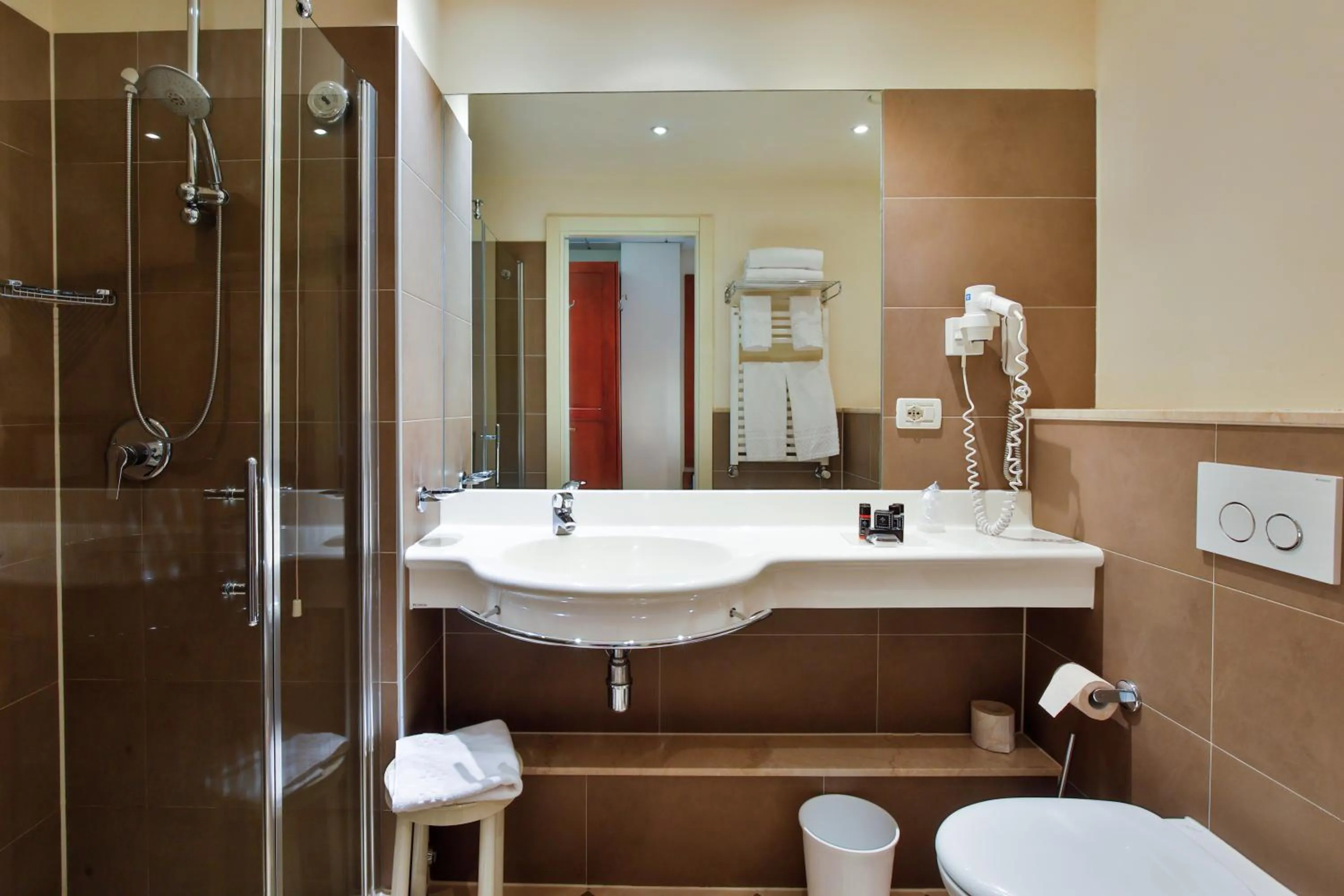 Bathroom in Savoia Hotel Regency