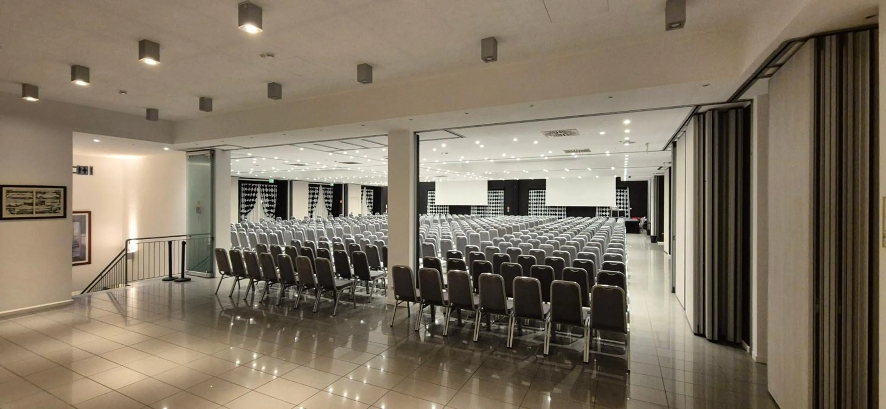 Meeting/conference room in Savoia Hotel Regency