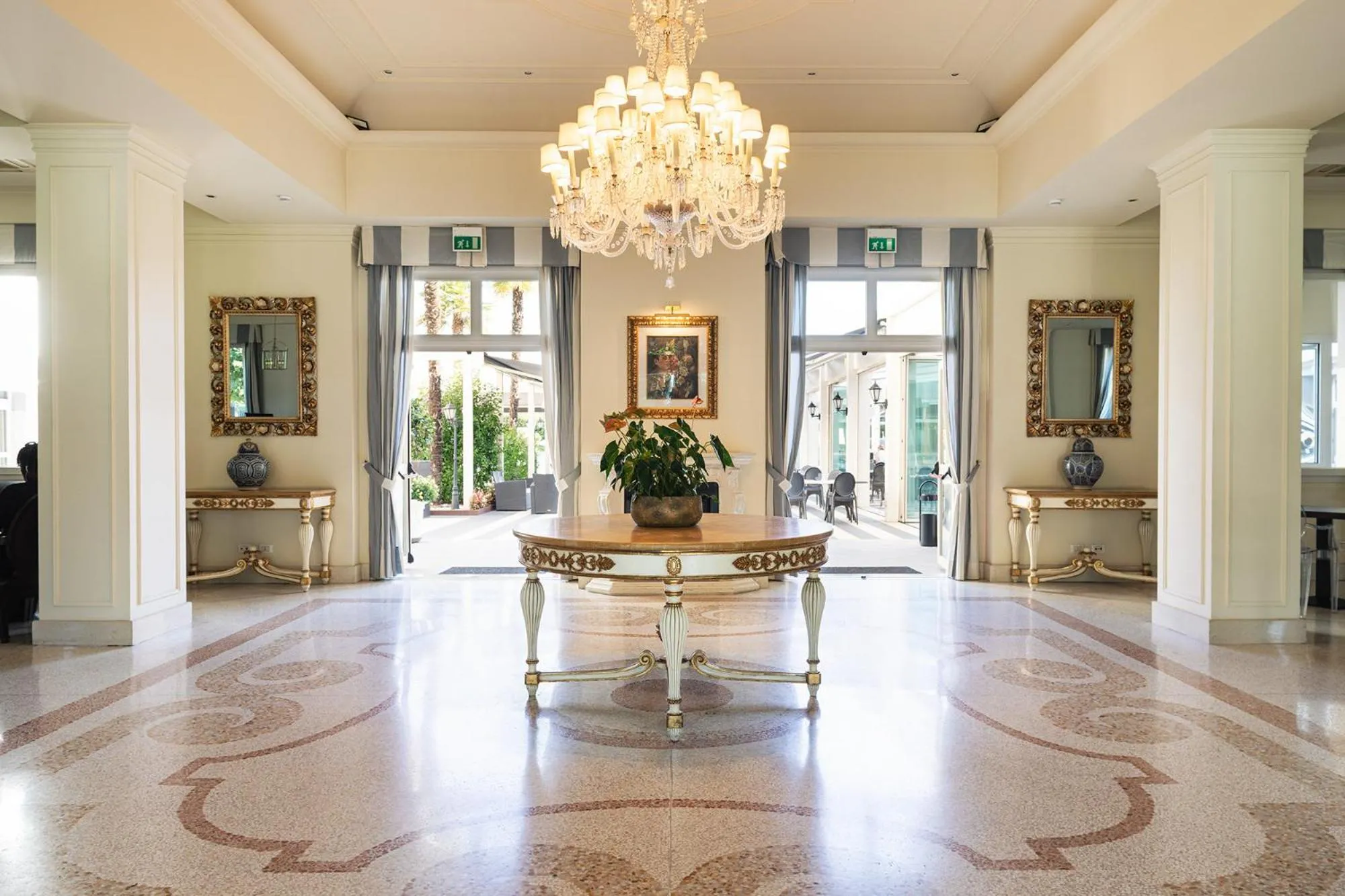 Lobby or reception in Savoia Hotel Regency