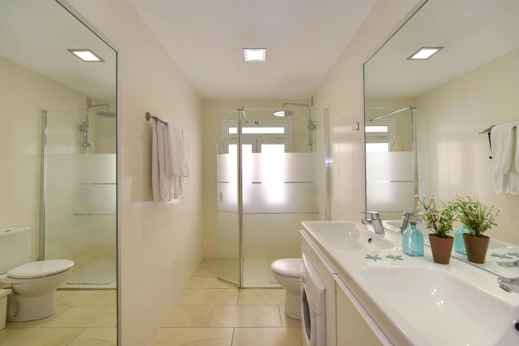 Shower in Bungalow Sun Club EM259A by VillaGranCanaria