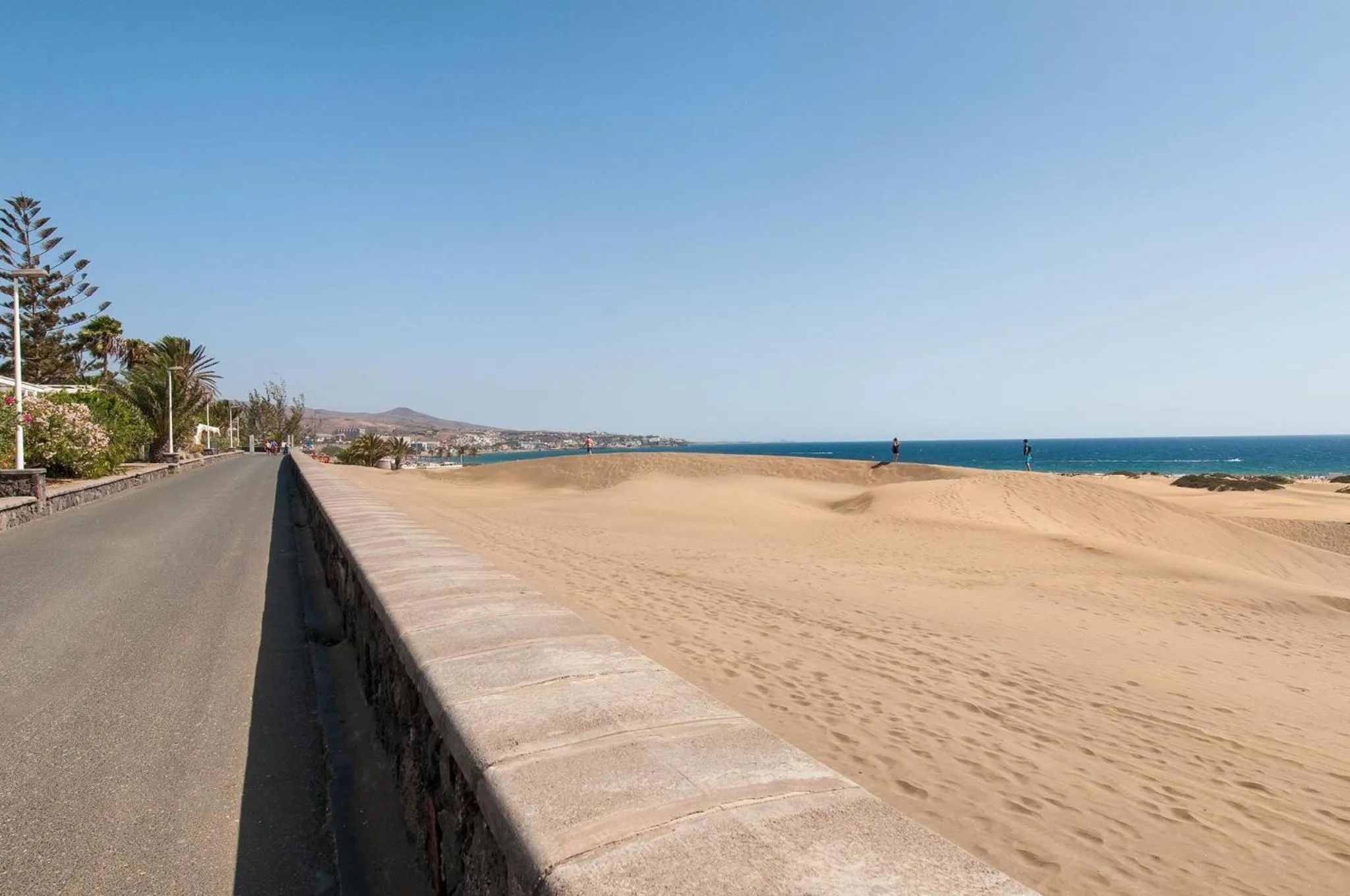 Beach in Bungalow Sun Club EM259A by VillaGranCanaria