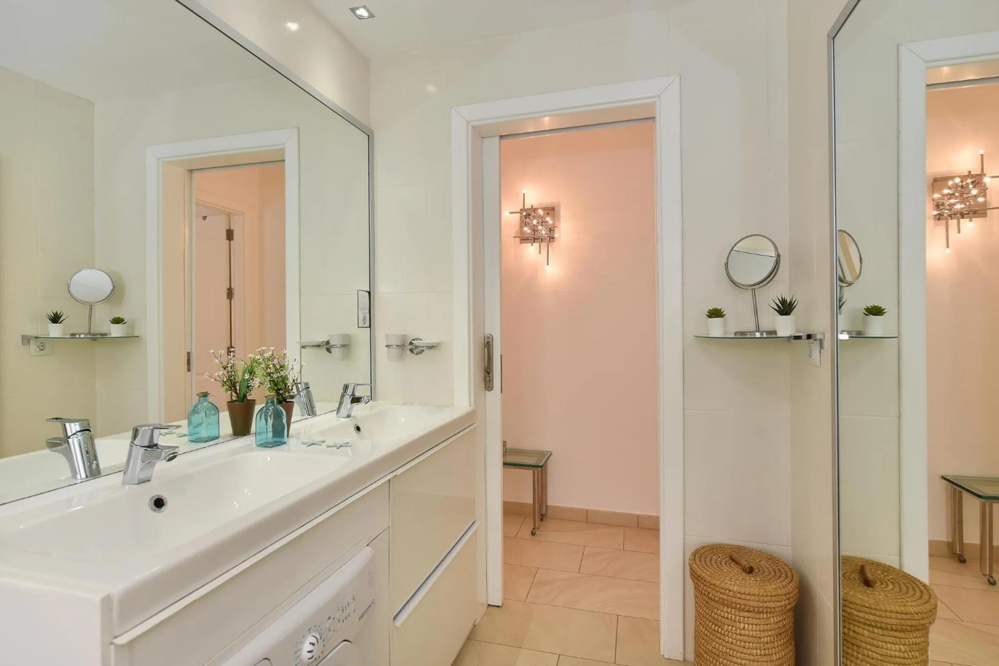 Bathroom in Bungalow Sun Club EM259A by VillaGranCanaria