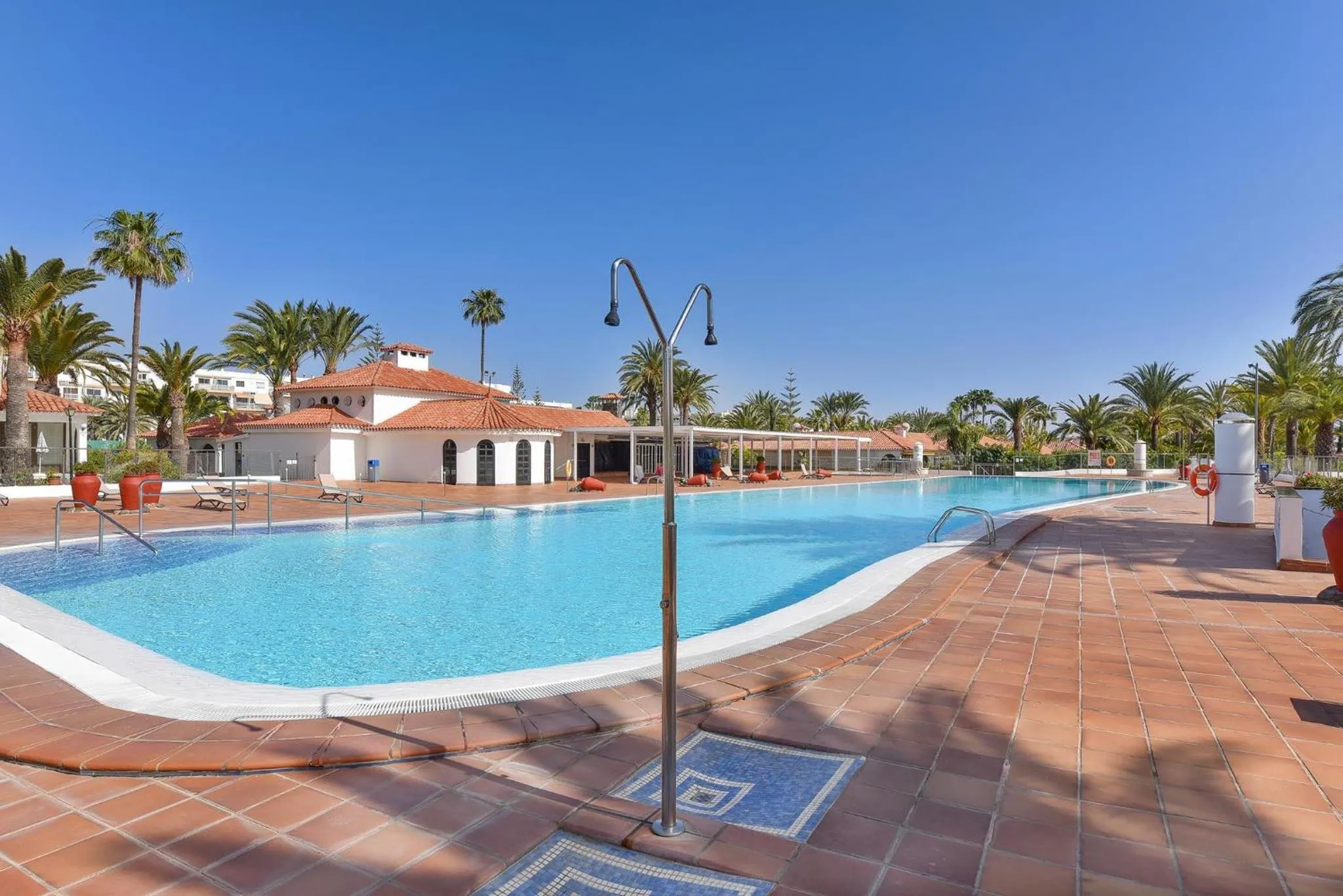 Swimming pool in Bungalow Sun Club EM259A by VillaGranCanaria