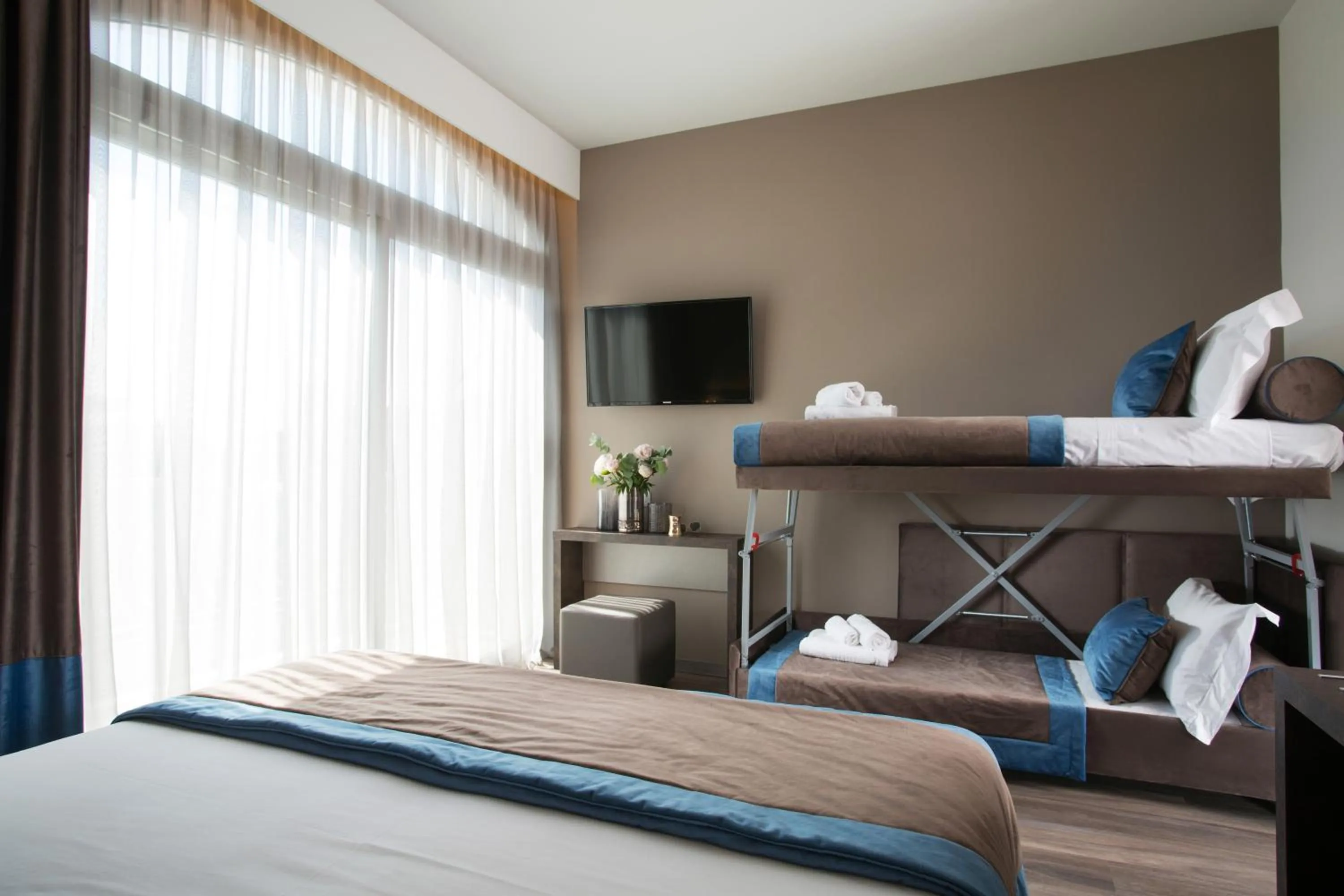 Bedroom, Bed in Hotel Continental