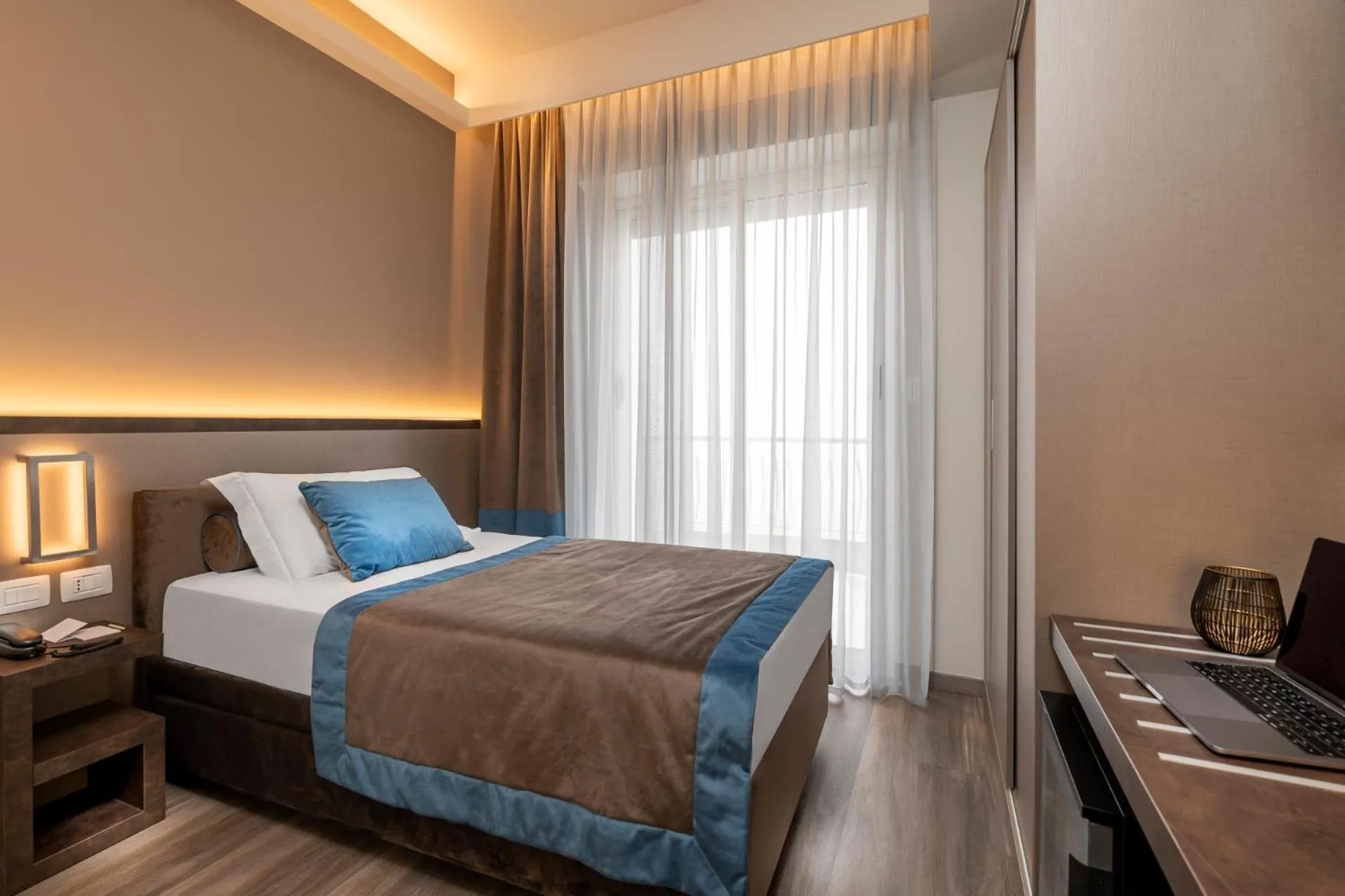 Bed in Hotel Continental