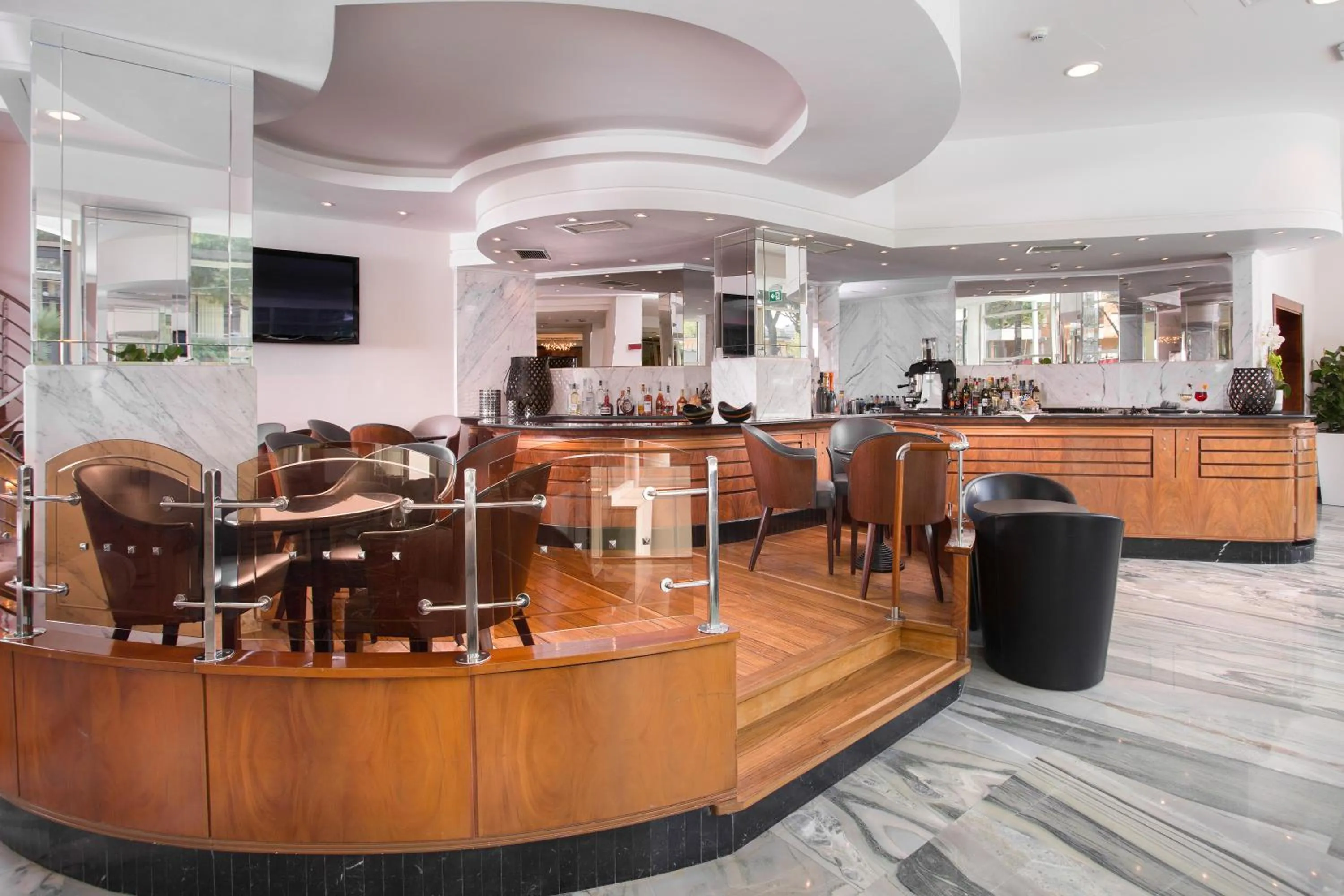 Communal lounge/ TV room in Hotel Continental