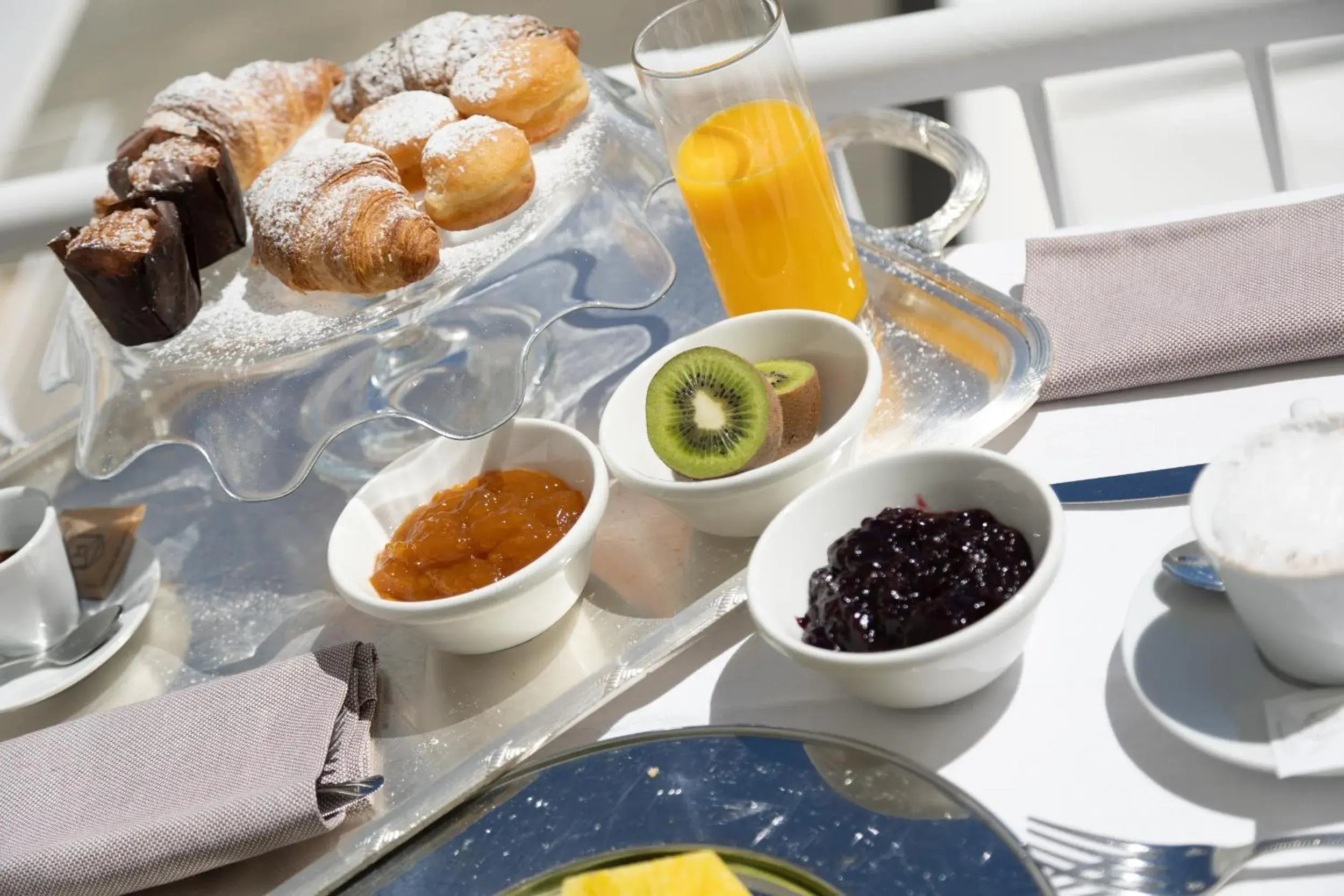 Breakfast in Hotel Continental Breakfast in Hotel Continental