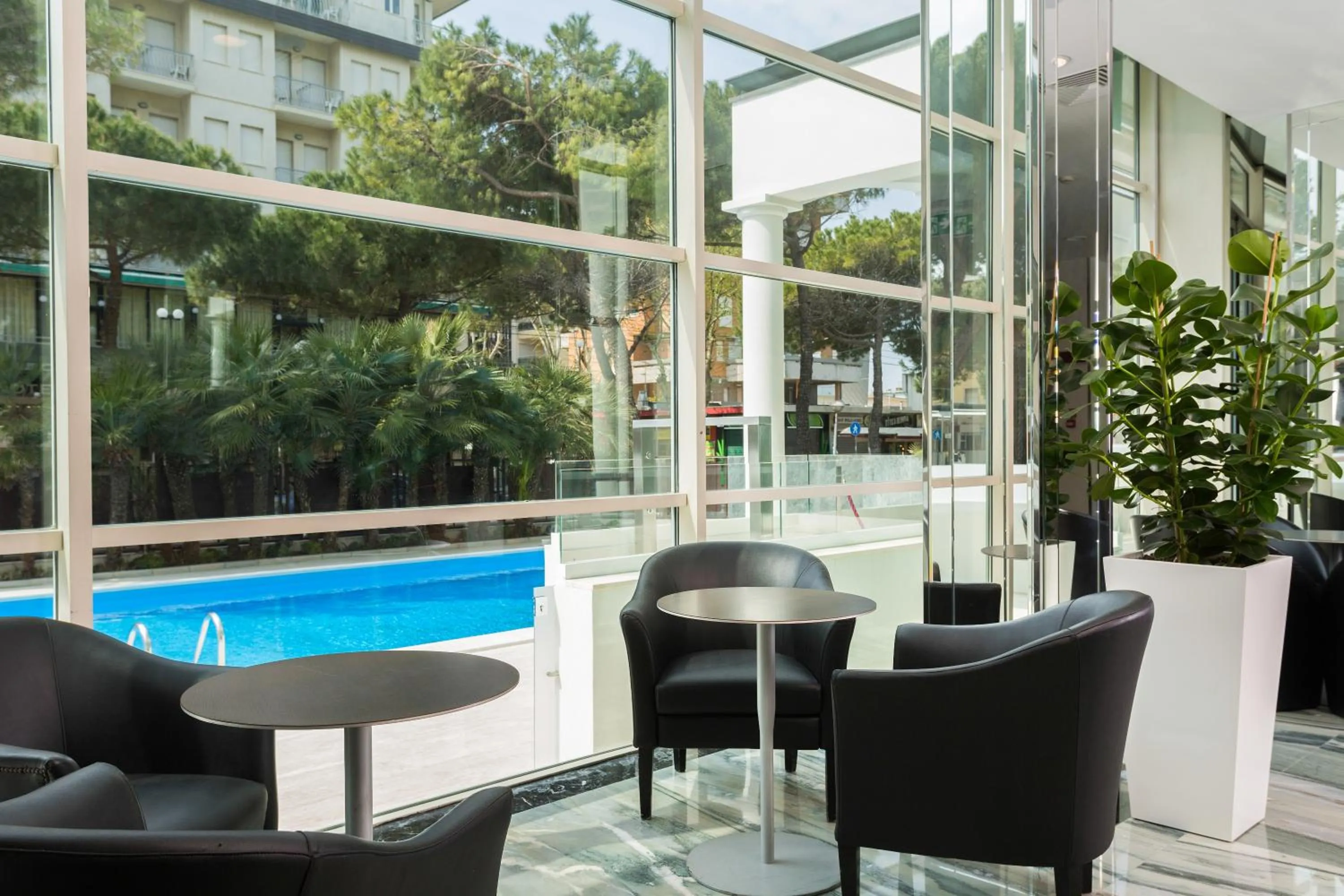 Communal lounge/ TV room in Hotel Continental