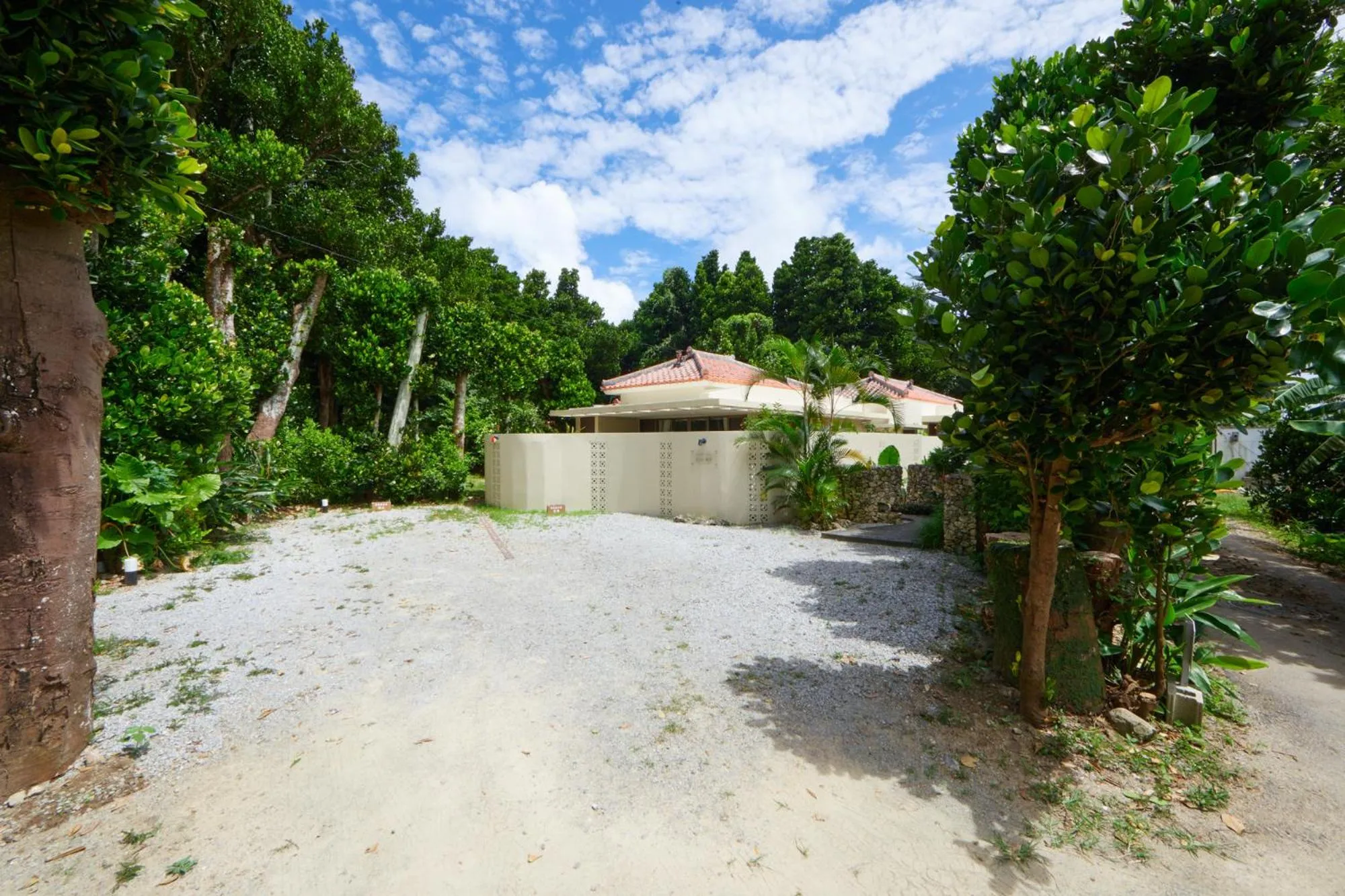 Facade/entrance in Private Villas Ryuz備瀬