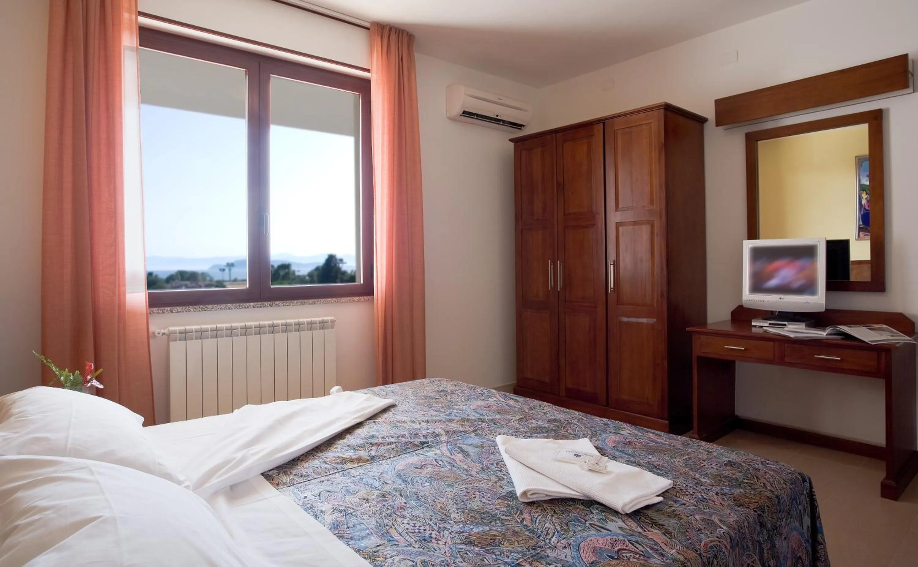 Photo of the whole room, Bed in Hotel Califfo