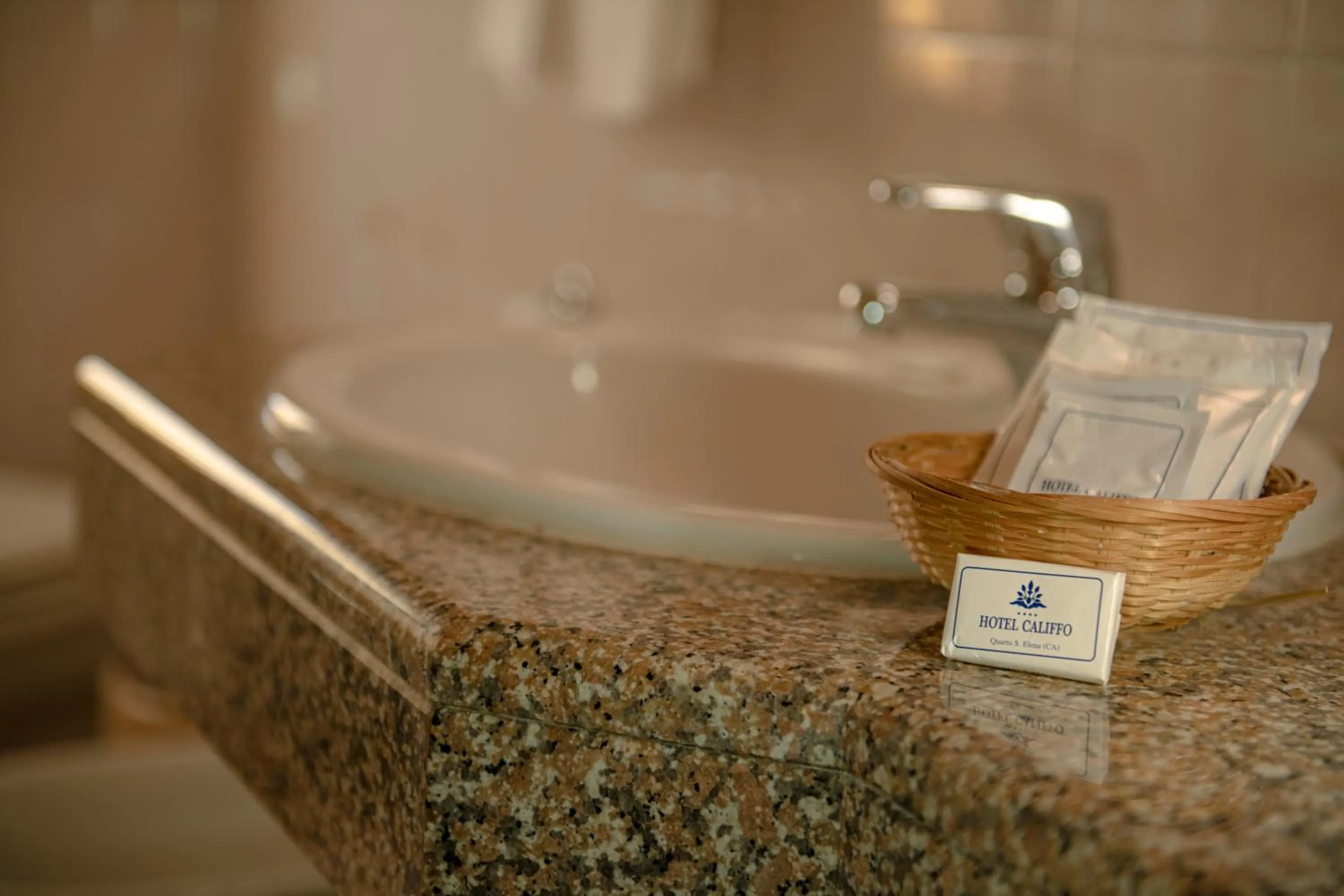Bathroom in Hotel Califfo