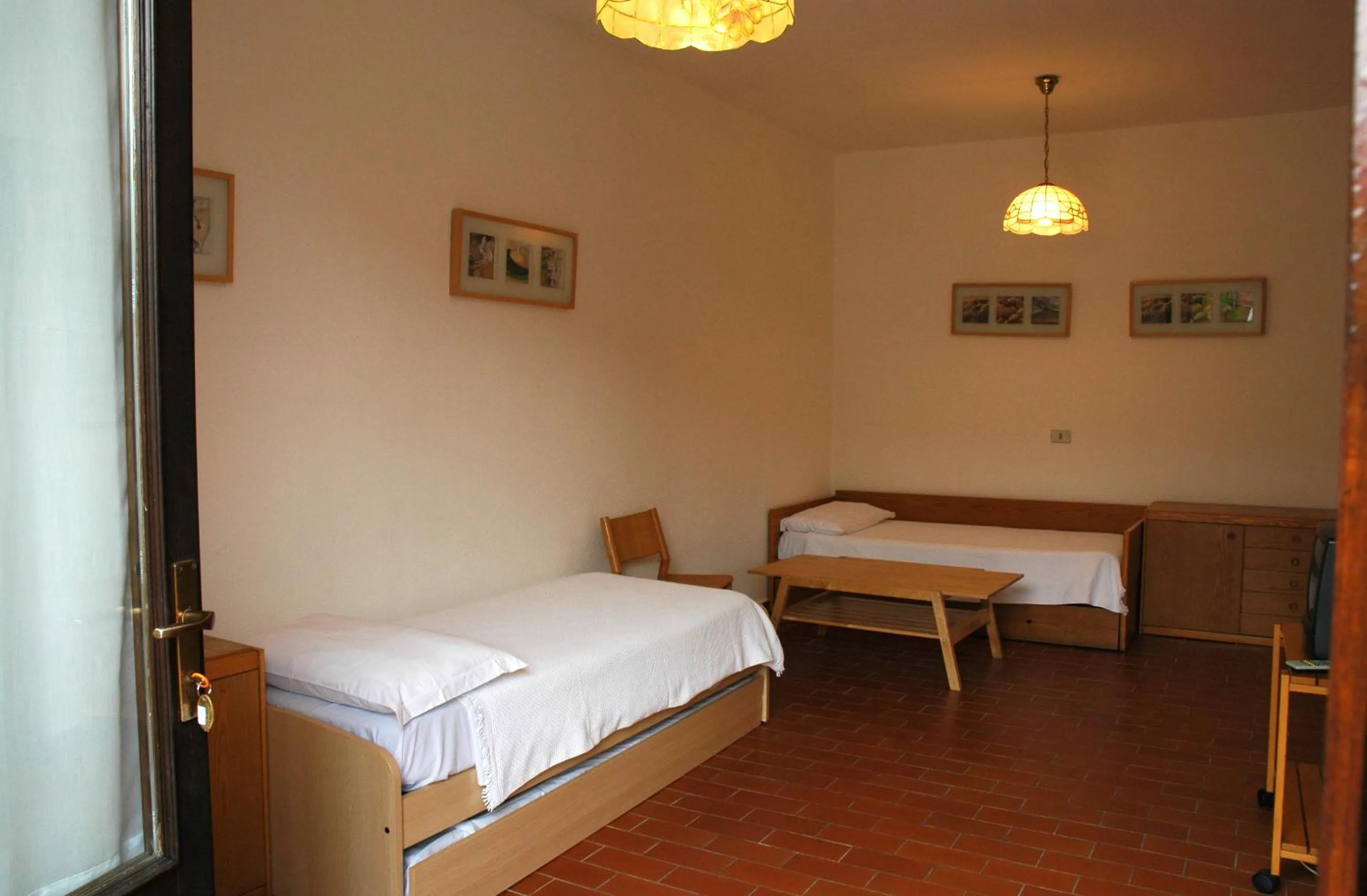 Living room, Bed in Hotel Sonenga