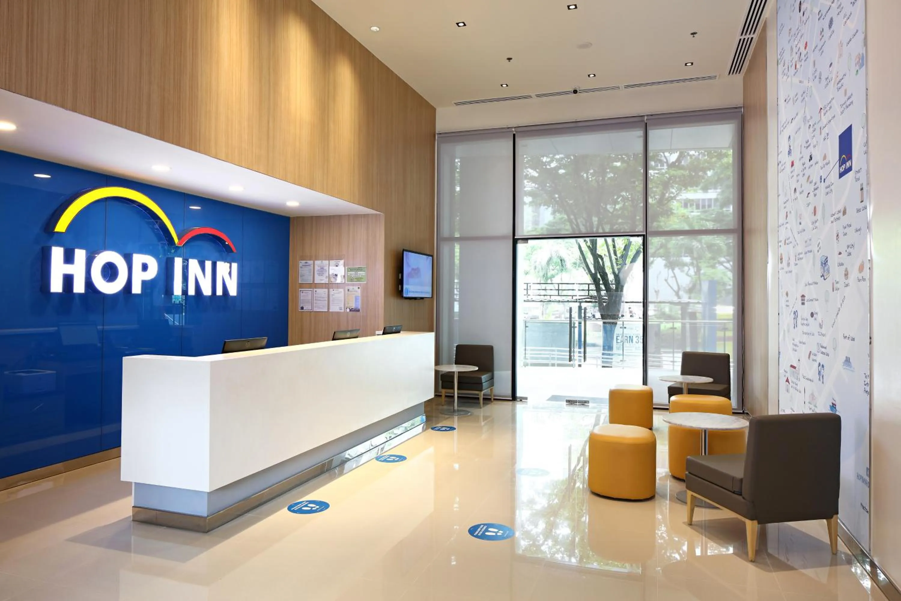 Lobby or reception in Hop Inn Hotel Cebu City