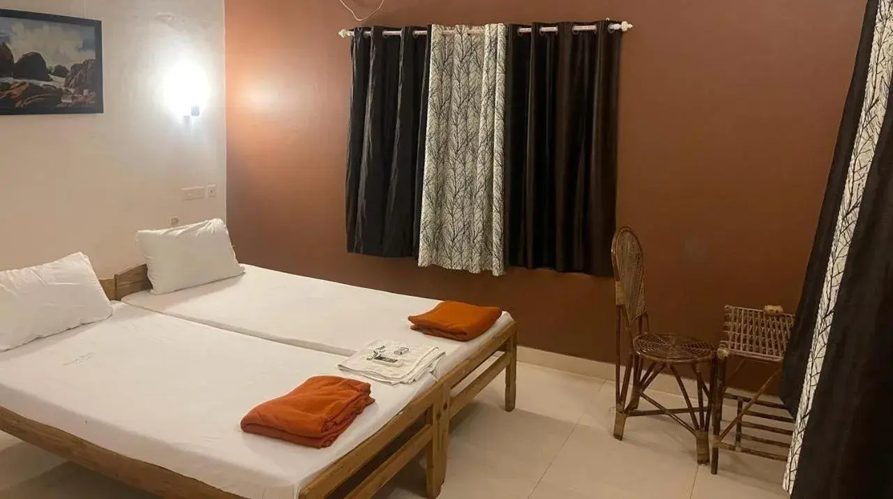 Budget Twin Room - single occupancy in Coral Cove Beach Resort Budget Twin Room - single occupancy in Coral Cove Beach Resort