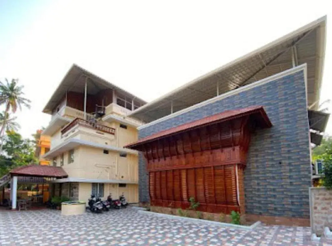 Property building in Coral Cove Beach Resort Property building in Coral Cove Beach Resort