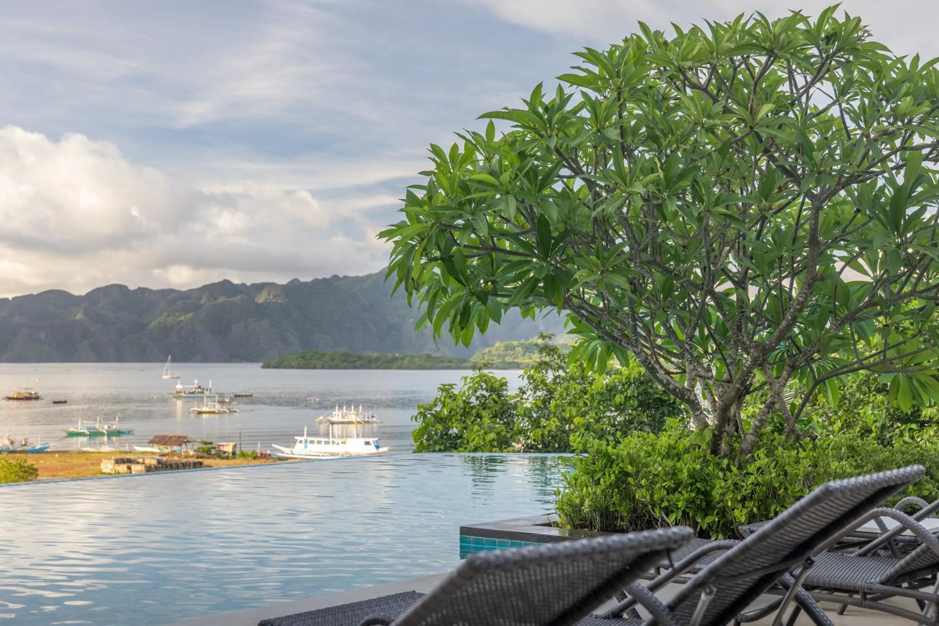 Swimming pool in Zuri Resort