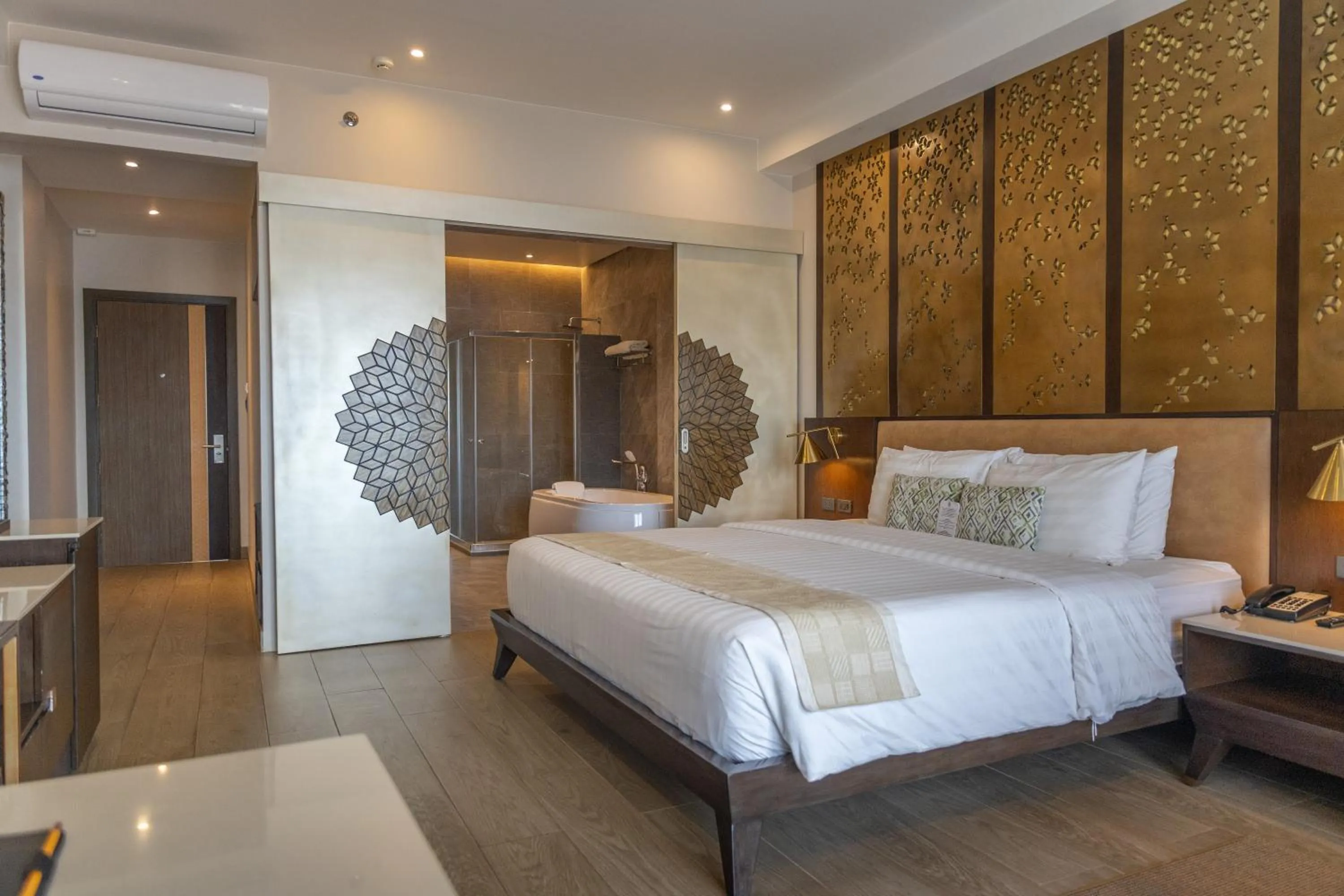 Photo of the whole room, Bed in Zuri Resort