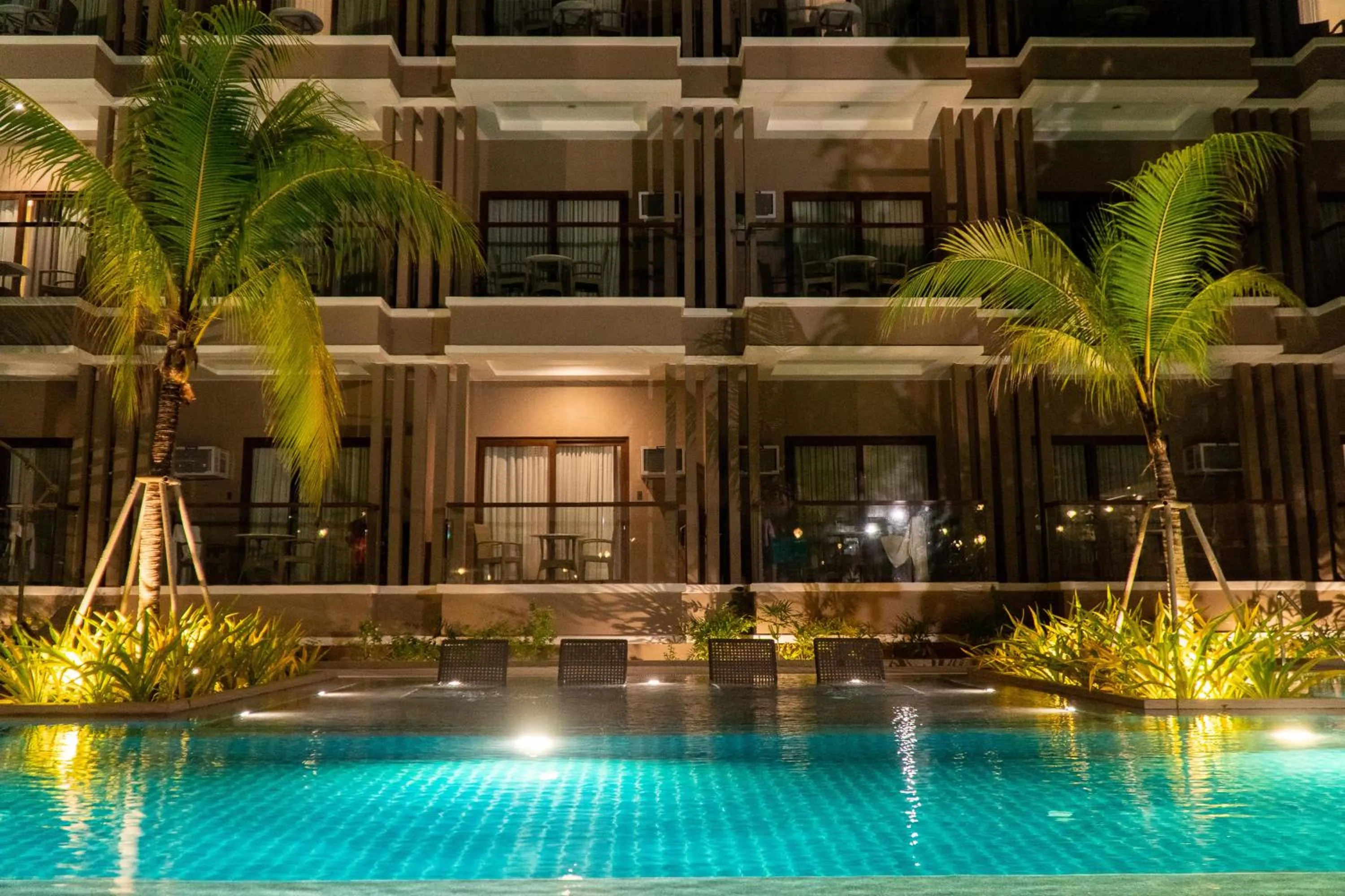 Swimming pool in Zuri Resort