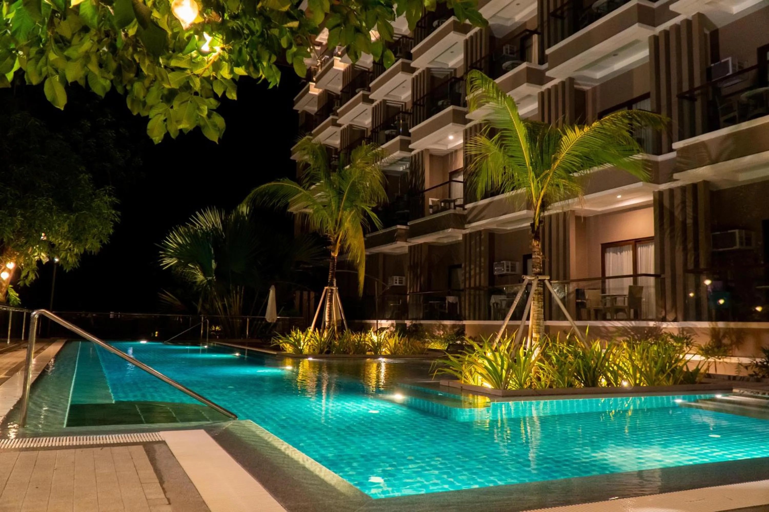 Swimming pool in Zuri Resort