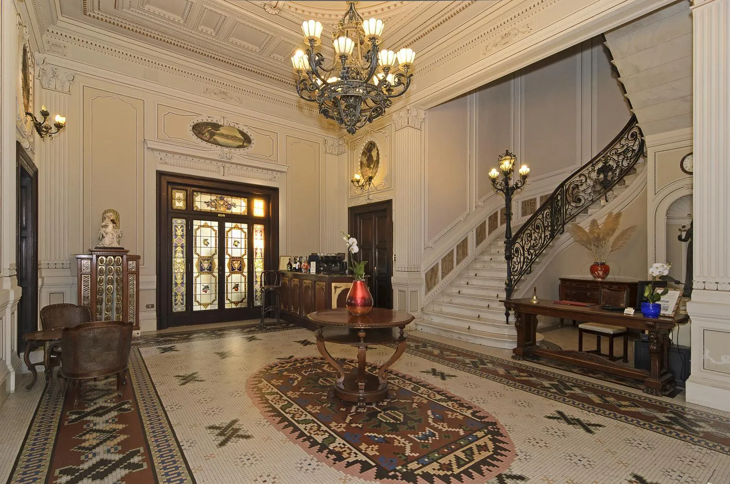 Decorative detail in Villa Tina Hotel