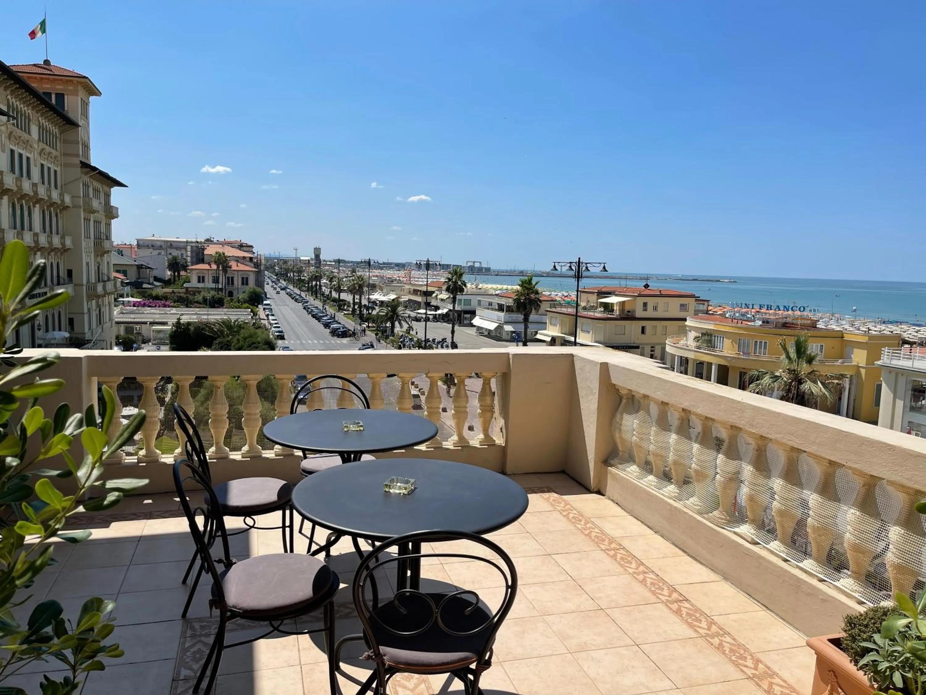 Balcony/Terrace in Villa Tina Hotel