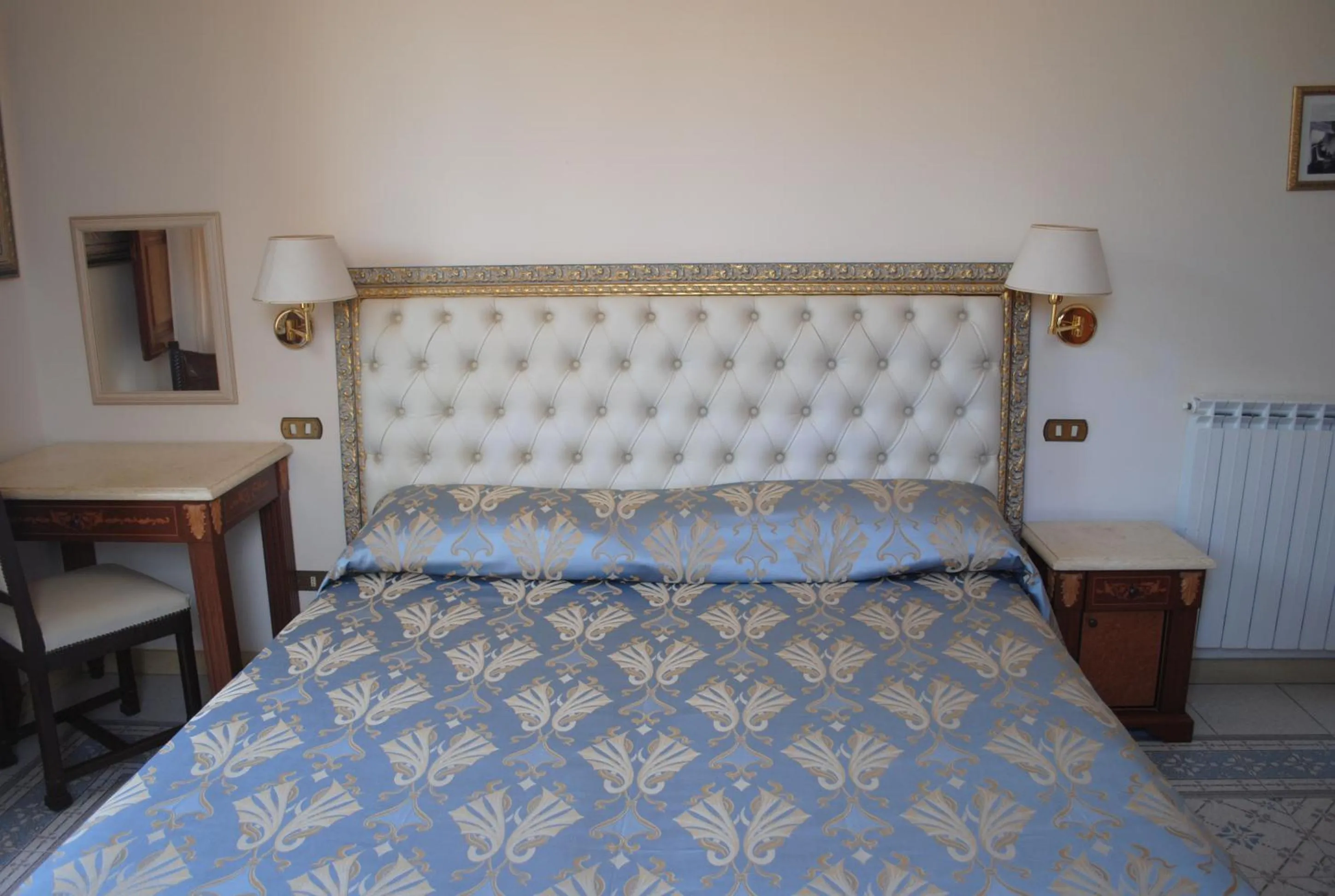 Bedroom, Bed in Villa Tina Hotel