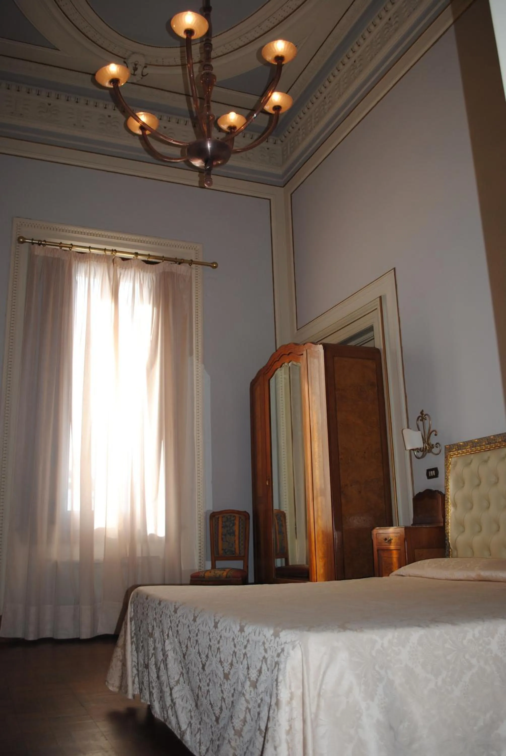 Bedroom, Bed in Villa Tina Hotel